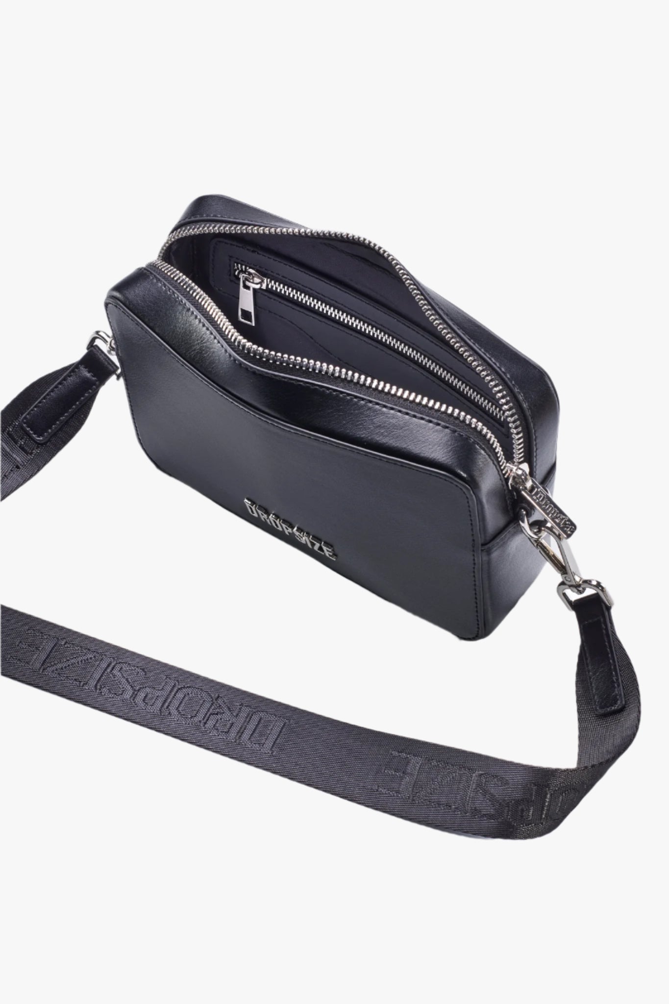 ESSENTIALS SHOULDER BAG BLACK