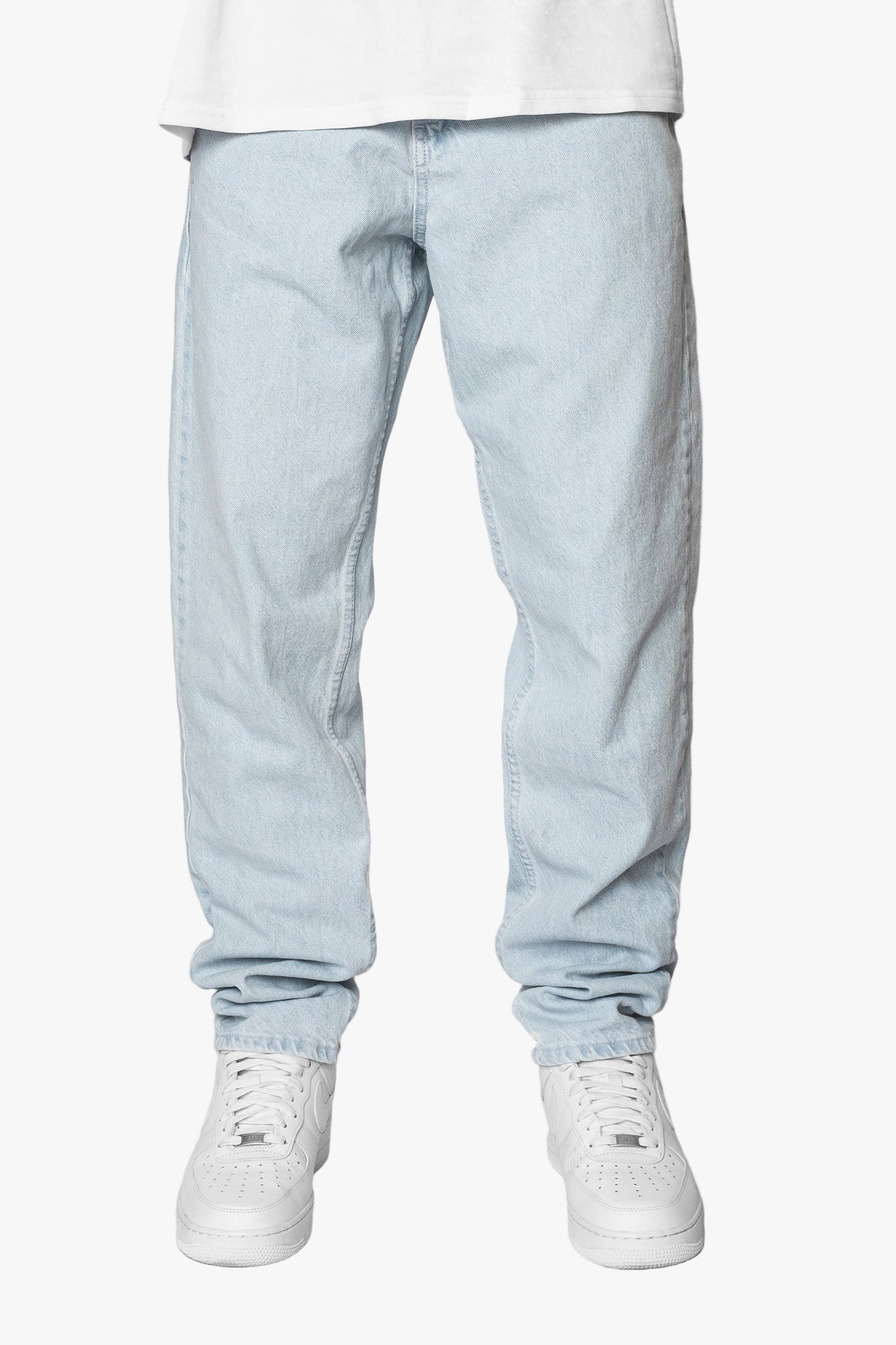 LOOSE FIT LIGHT BLUE JEANS