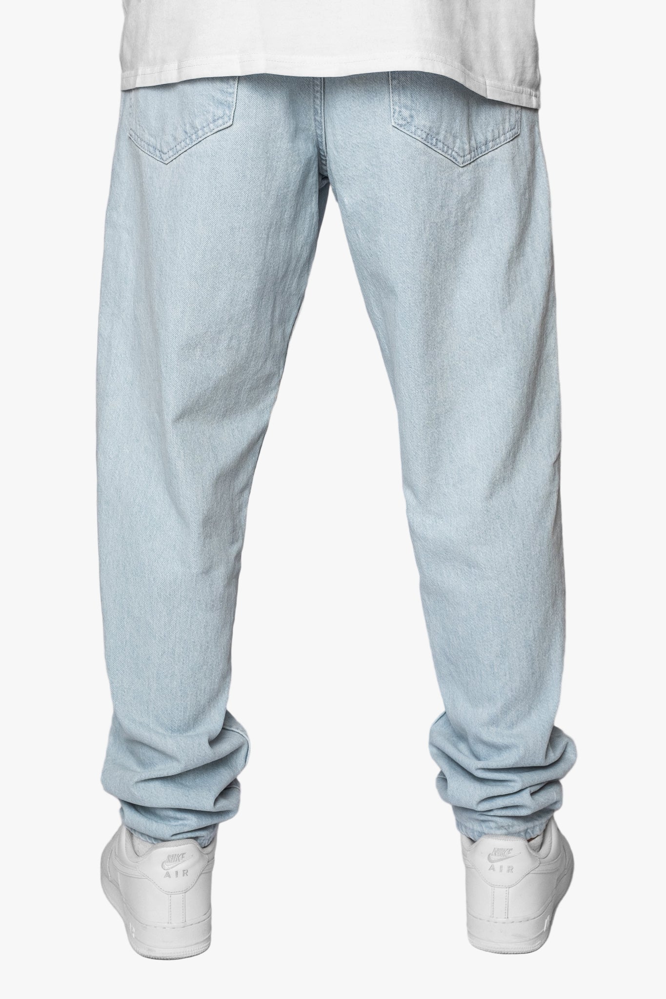 LOOSE FIT LIGHT BLUE JEANS