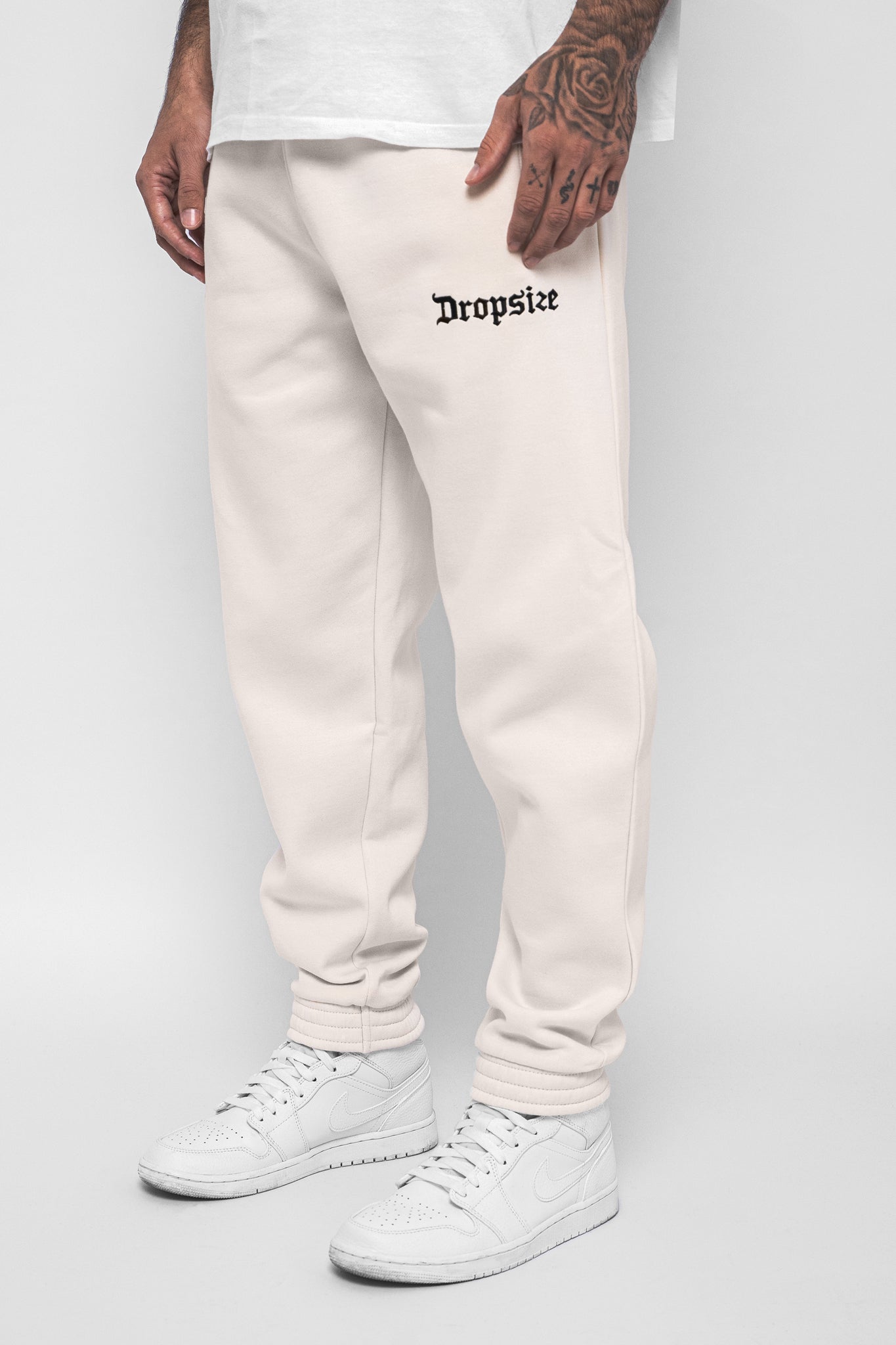 EMBO V2 JOGGER COCONUT MILK