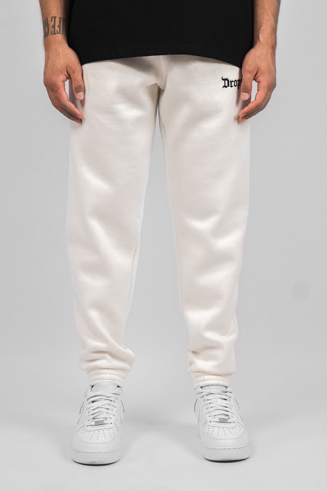 EMBO V2 JOGGER CREAM WHITE