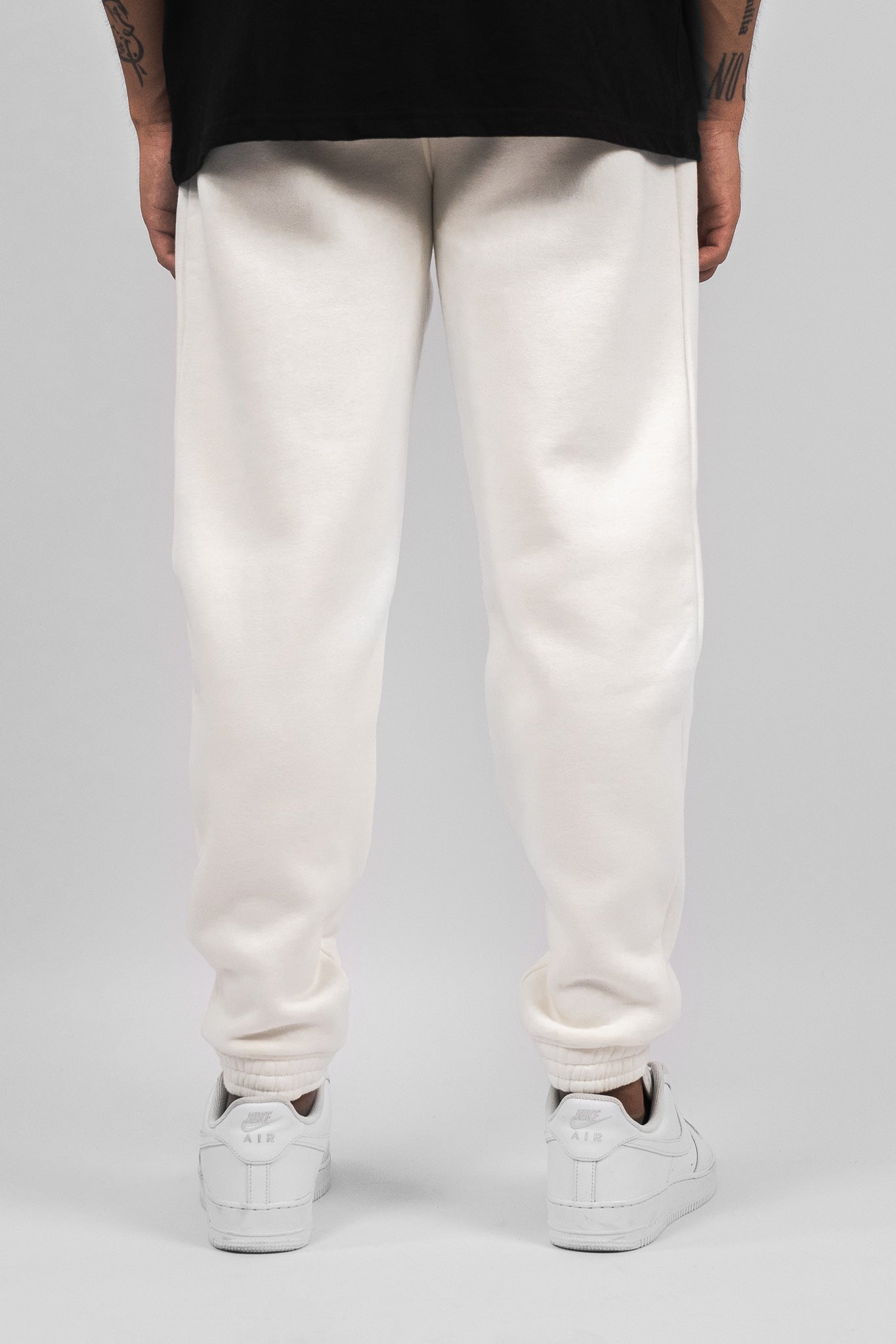 EMBO V2 JOGGER CREAM WHITE
