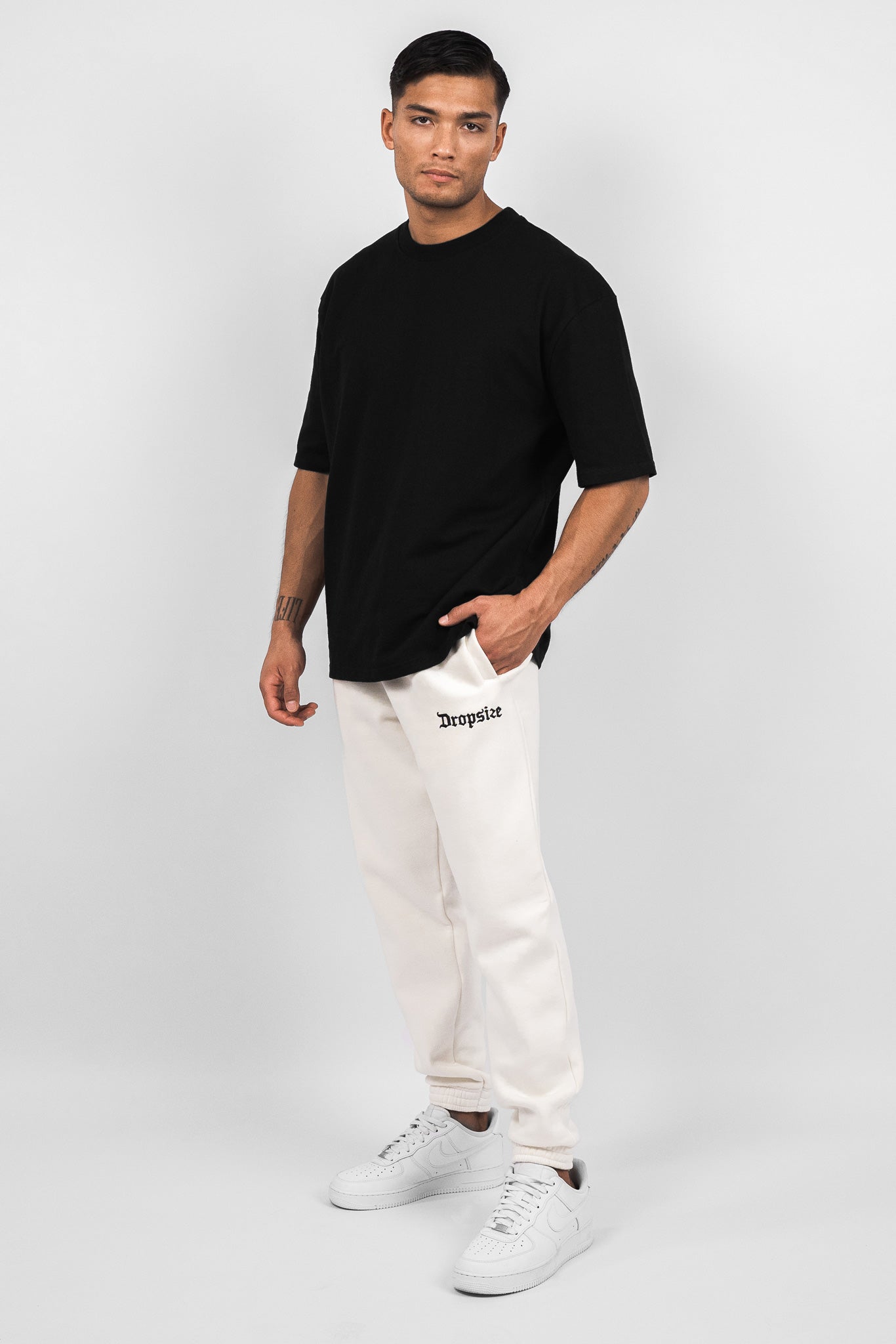 EMBO V2 JOGGER CREAM WHITE