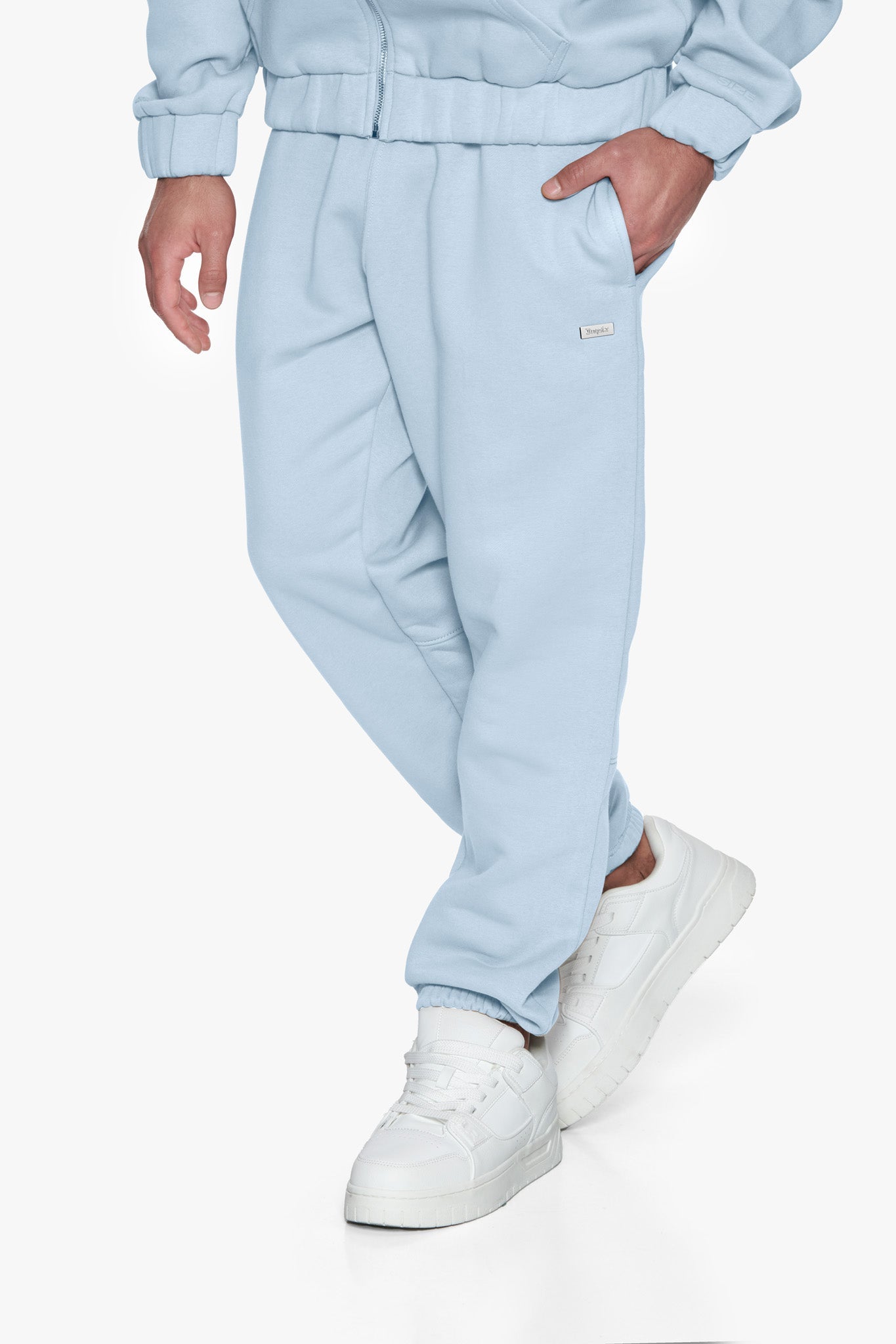 METAL PATCH JOGGER BABY BLUE