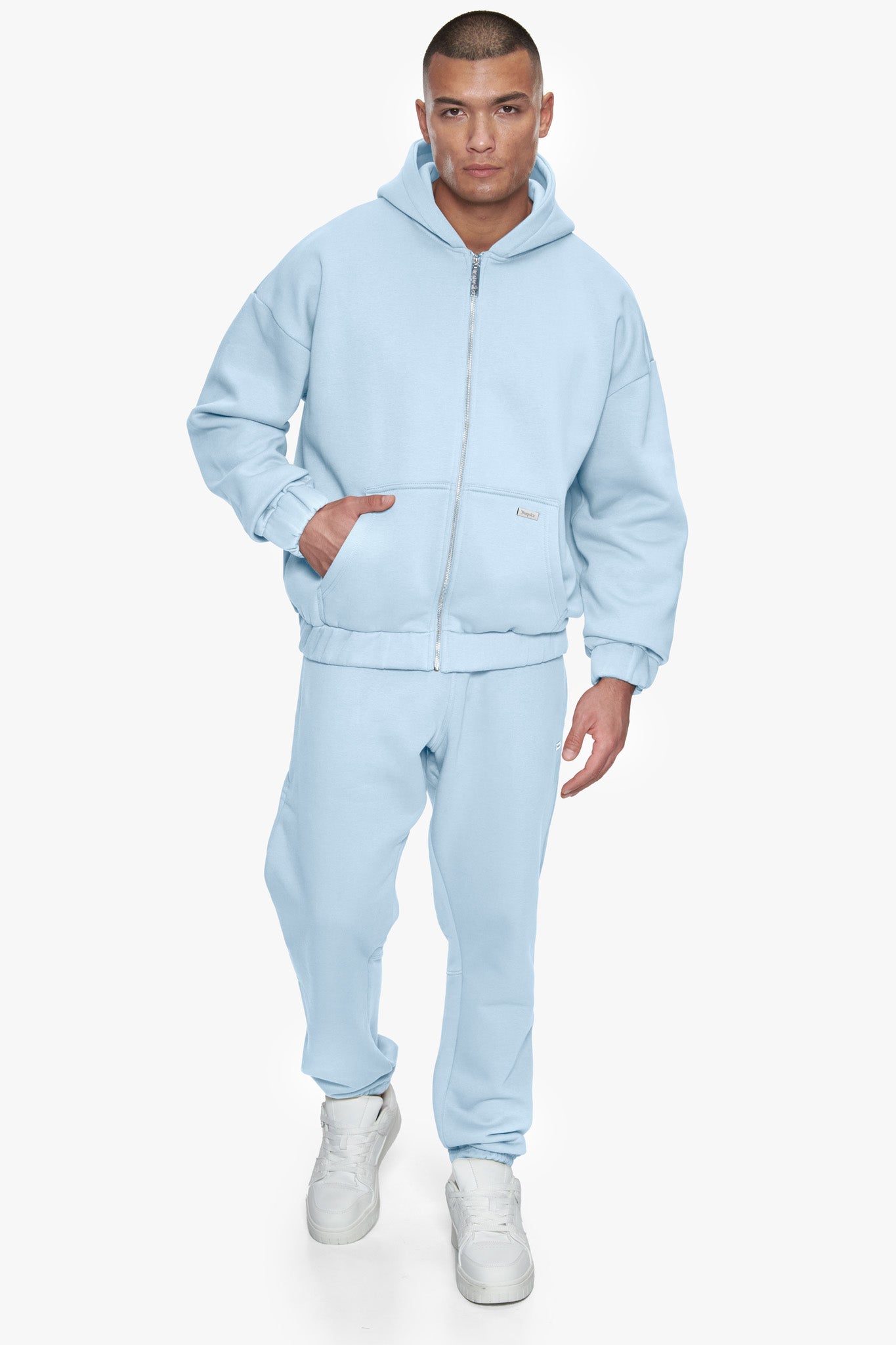 METAL PATCH JOGGER BABY BLUE