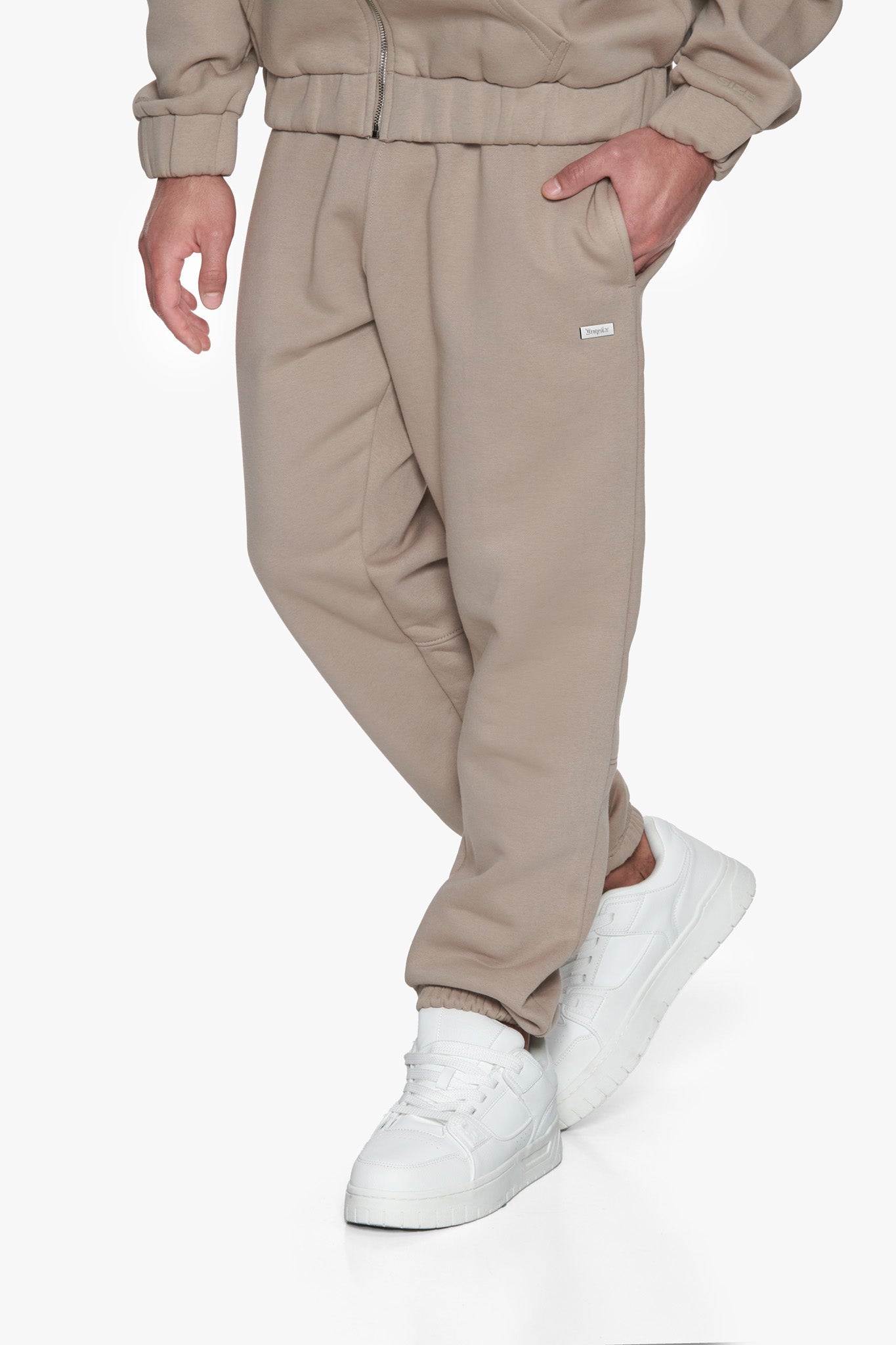 METAL PATCH JOGGER SIMPLY TAUPE