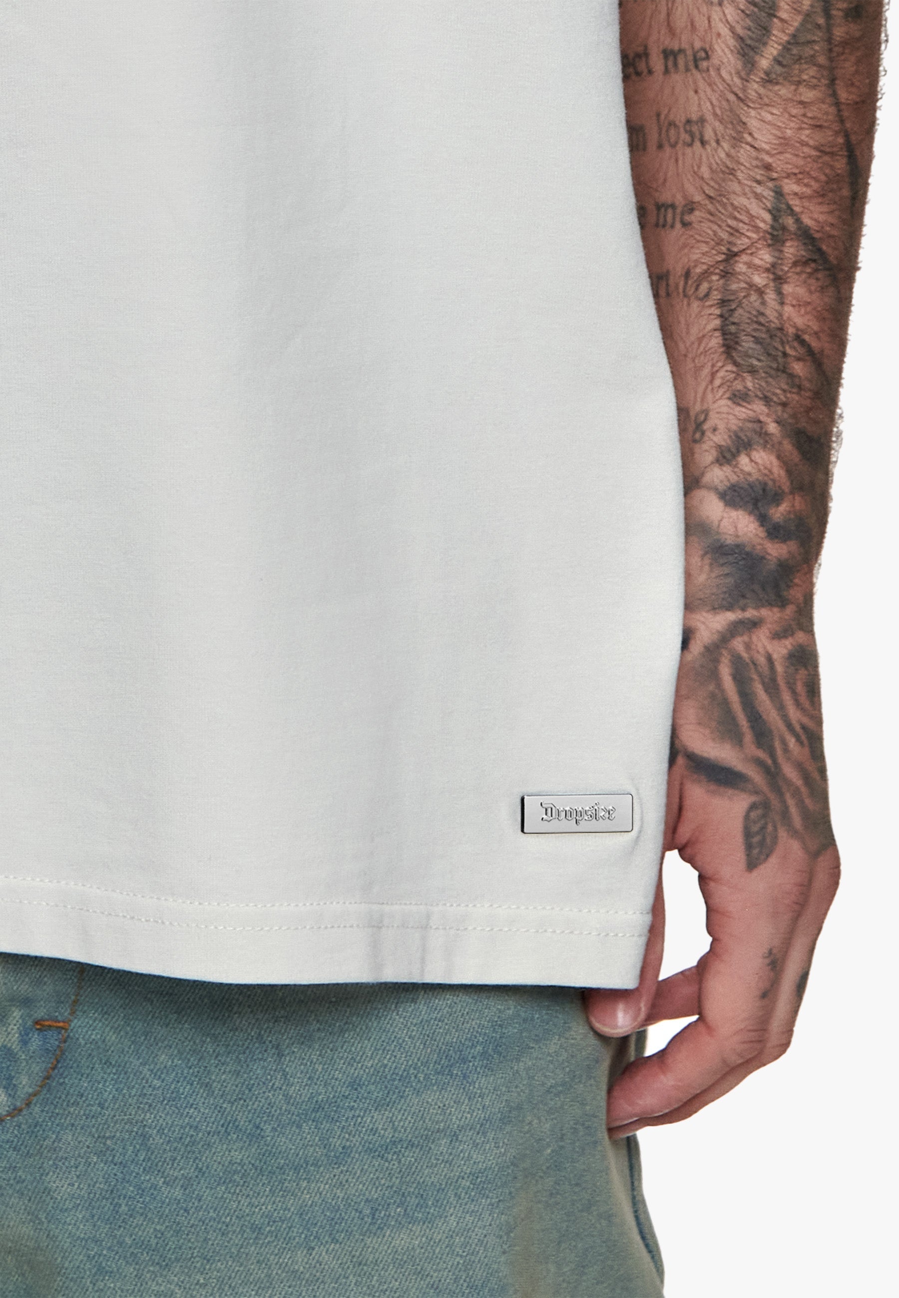 HEAVY OVERSIZE METAL PATCH T-SHIRT ACID WASHED LIGHT GREY