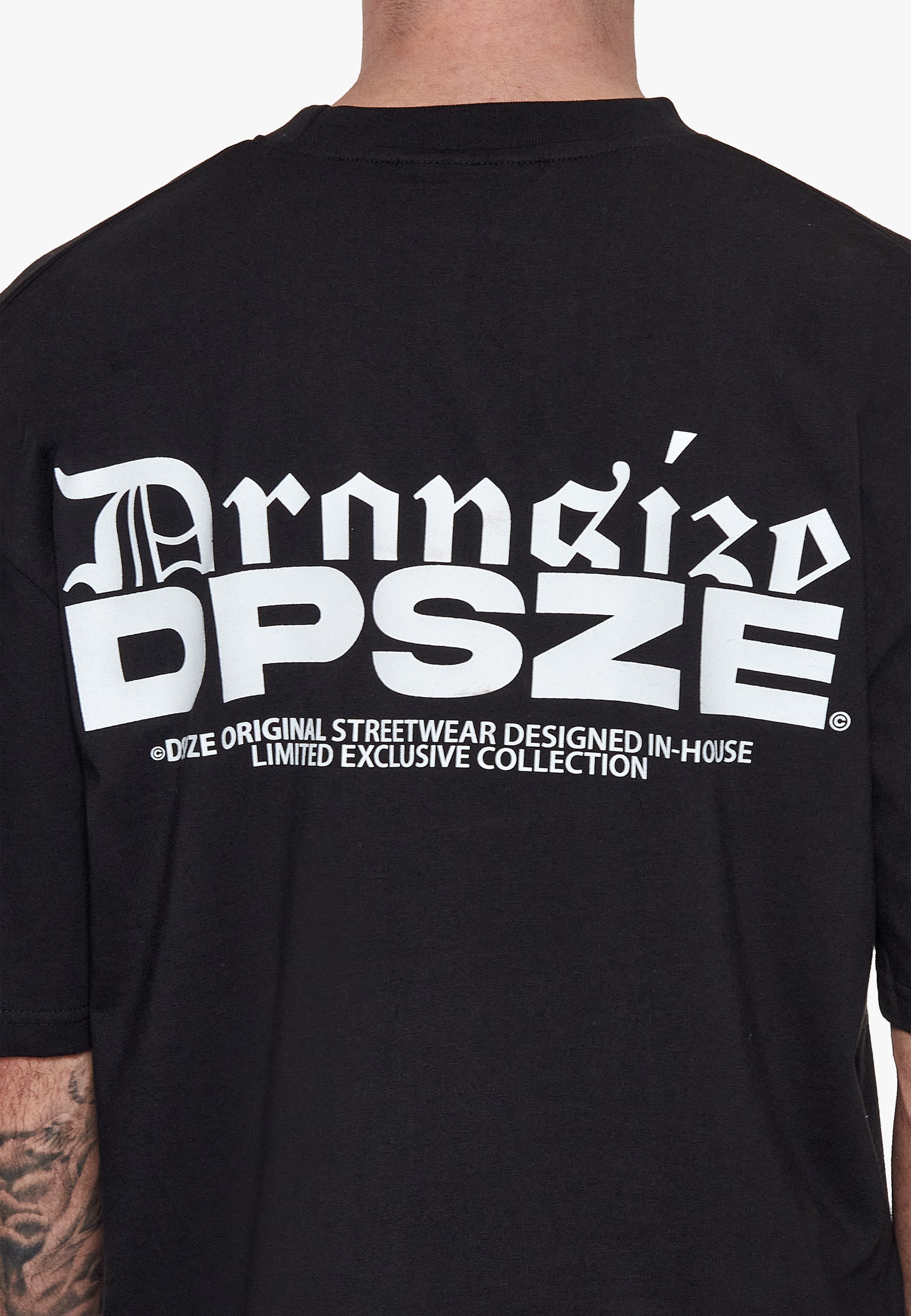 HEAVY OVERSIZE DPSZE SPLIT FONT T-SHIRT BLACK