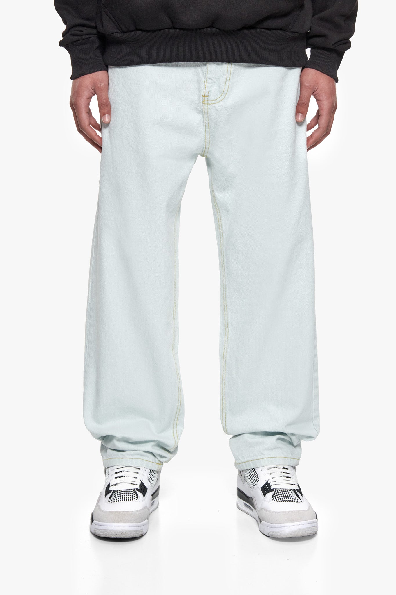 V4 LOOSE FIT JEANS LIGHT BLUE