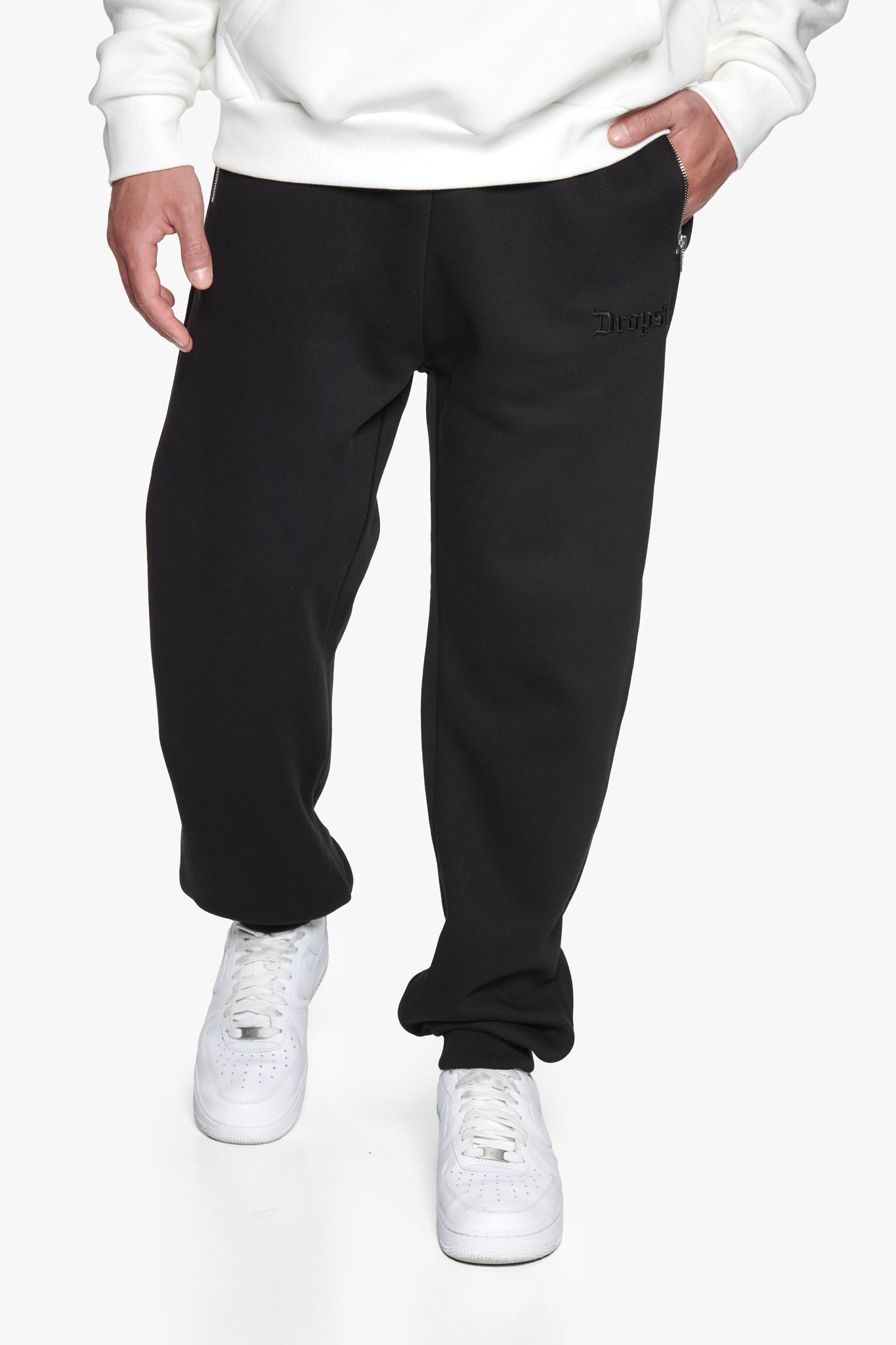 HEAVY NEXT GEN LOGO PRINT JOGGER BLACK