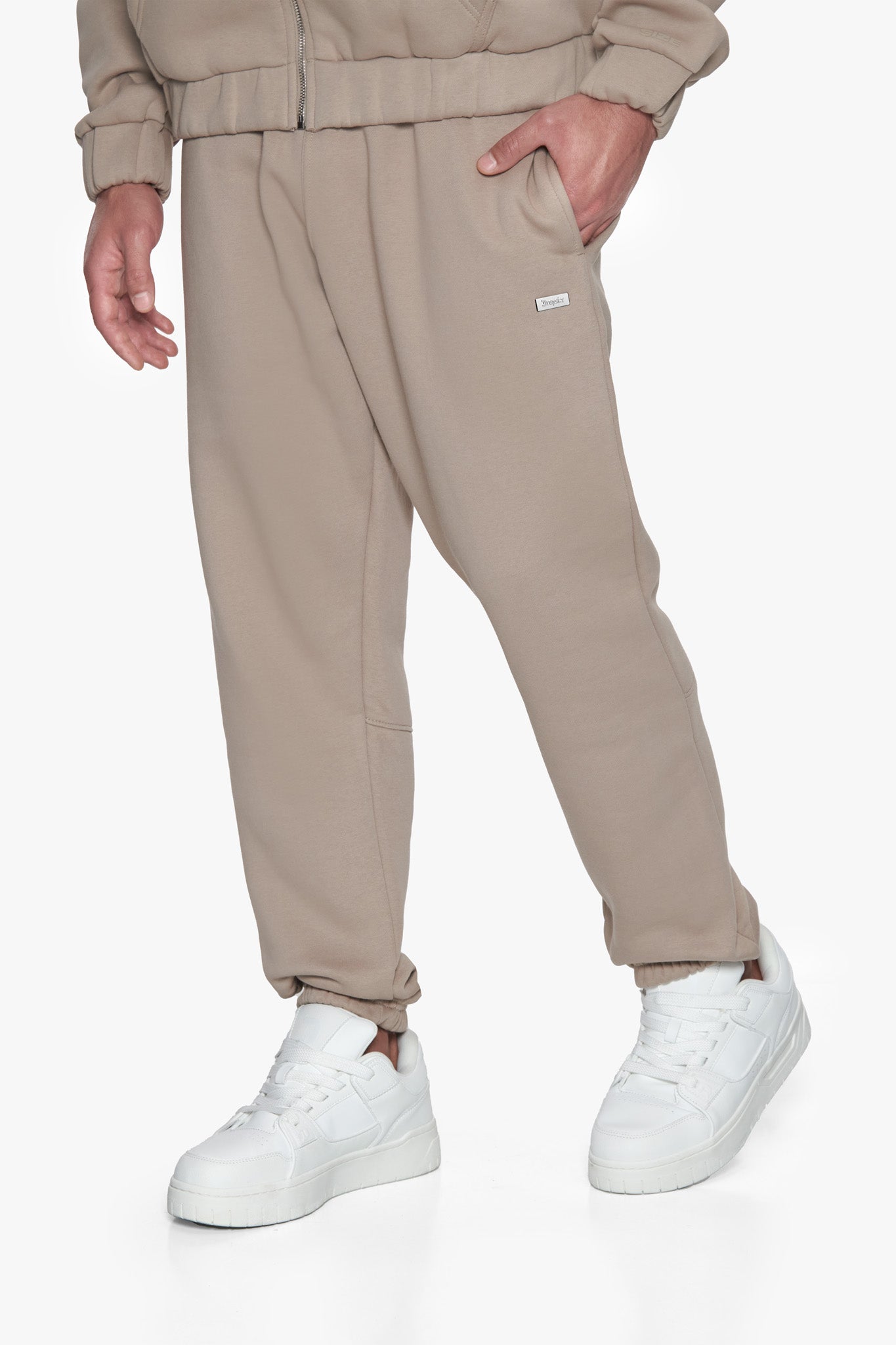METAL PATCH JOGGER SIMPLY TAUPE