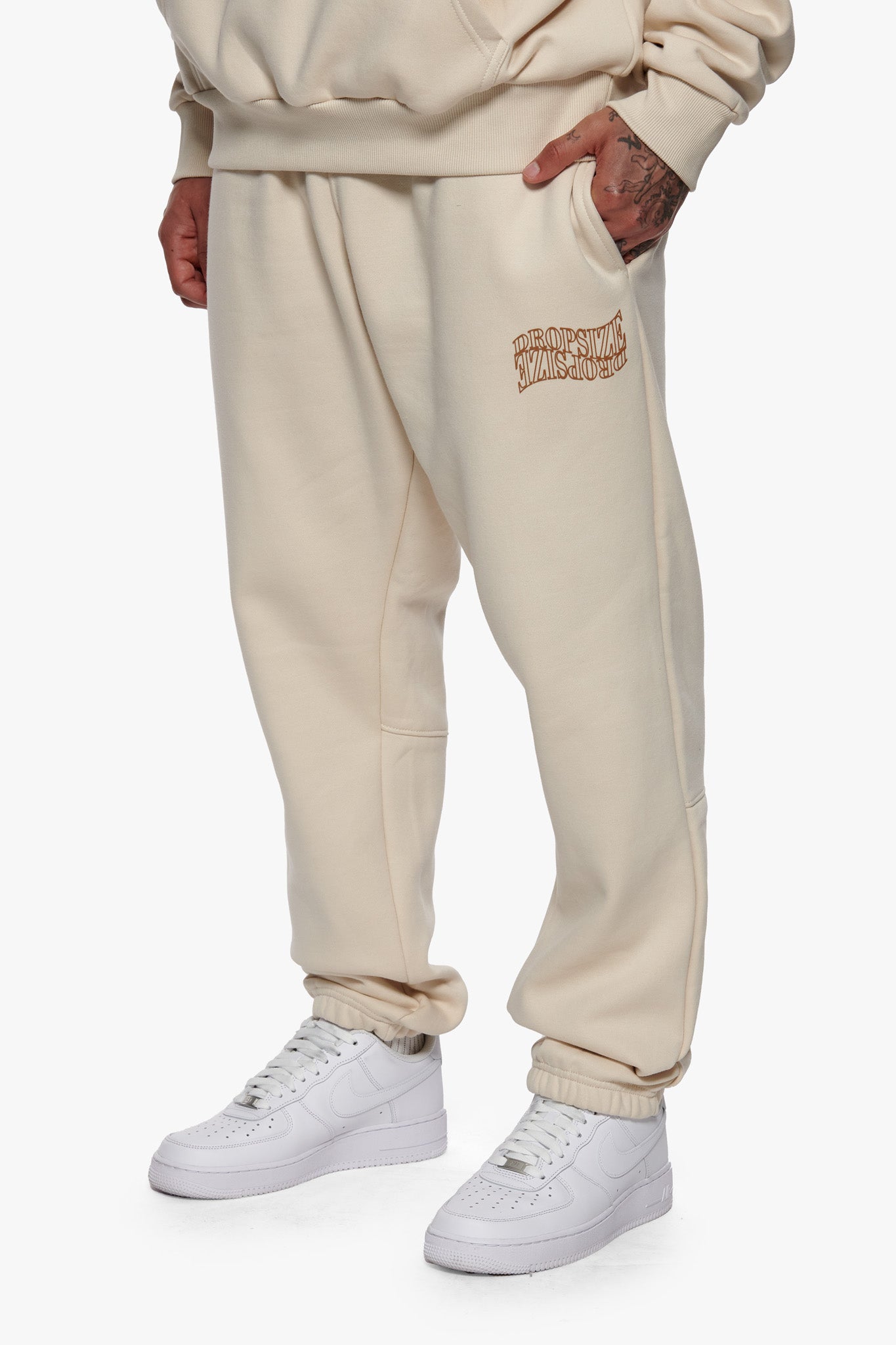 HEAVY MIRRORED LOGO JOGGER COCONUT MILK