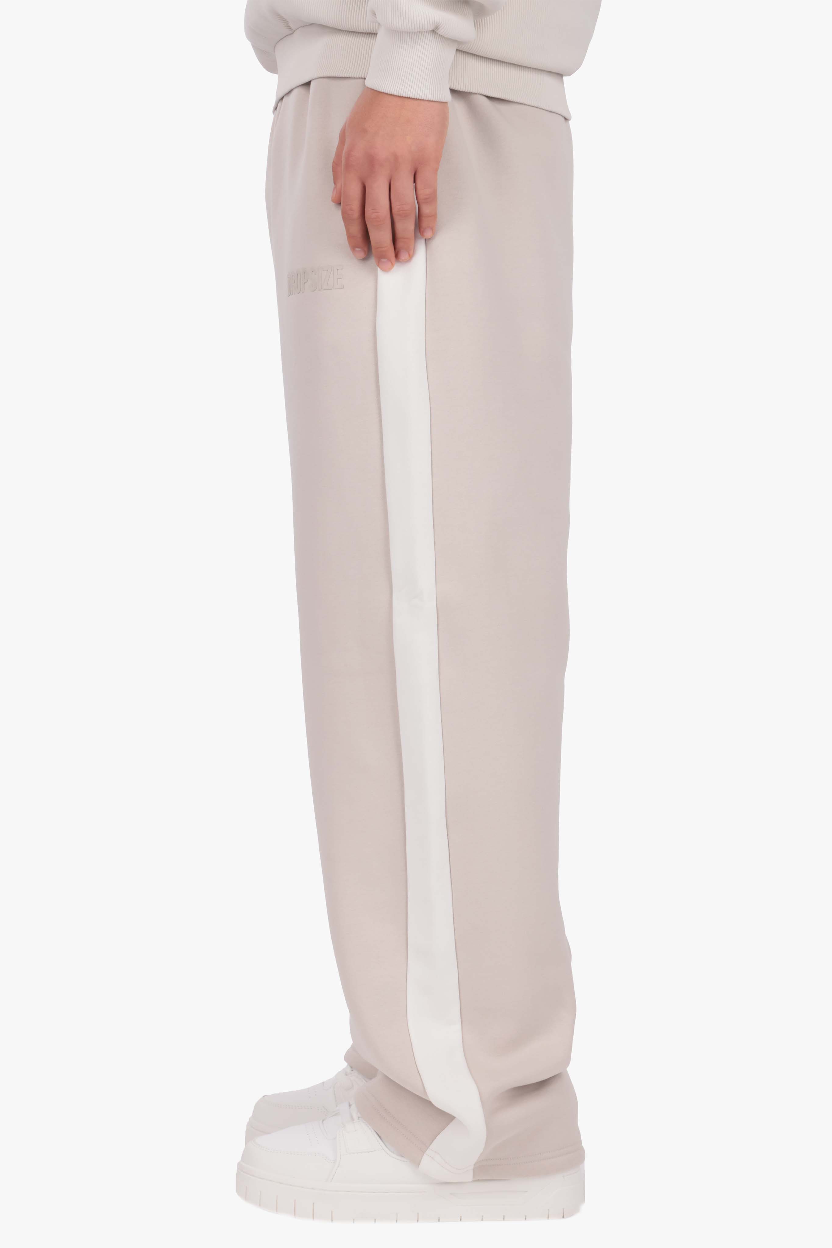 OPEN LEG JOGGER CONTRAST SIDESTRIPE MOON BEAM