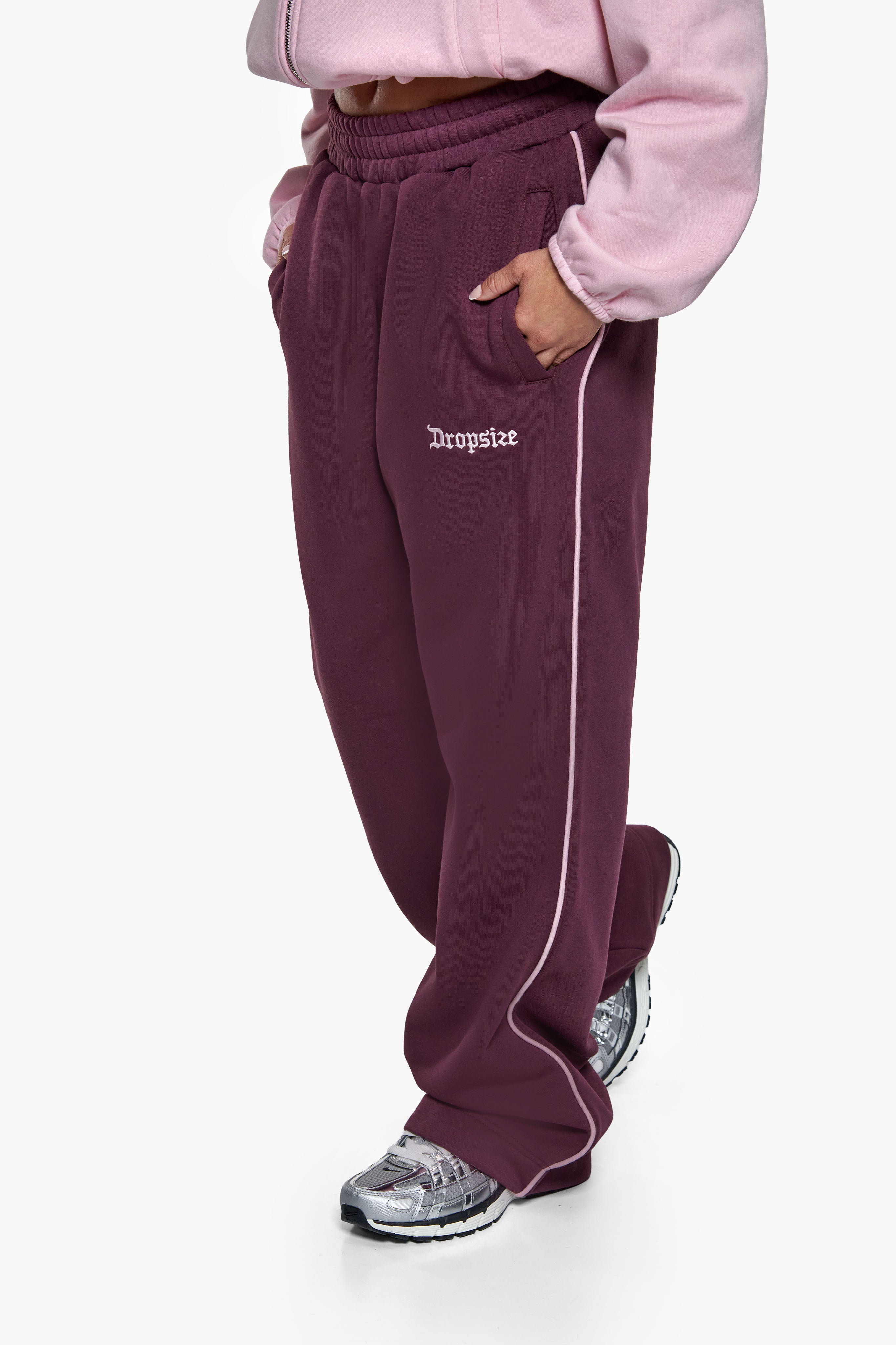 CONTRAST EMBROIDERY WOMEN OPEN LEG JOGGER PURPLE