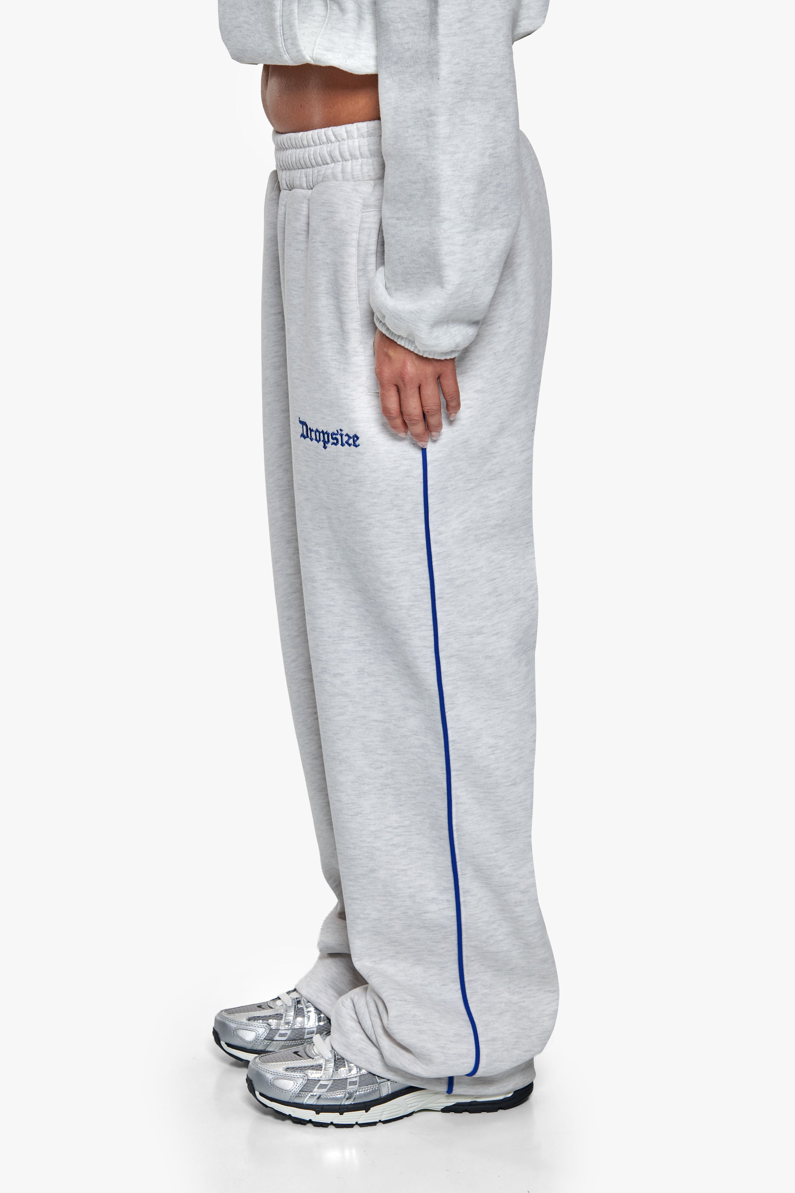 CONTRAST EMBROIDERY WOMEN OPEN LEG JOGGER GREY MELANGE