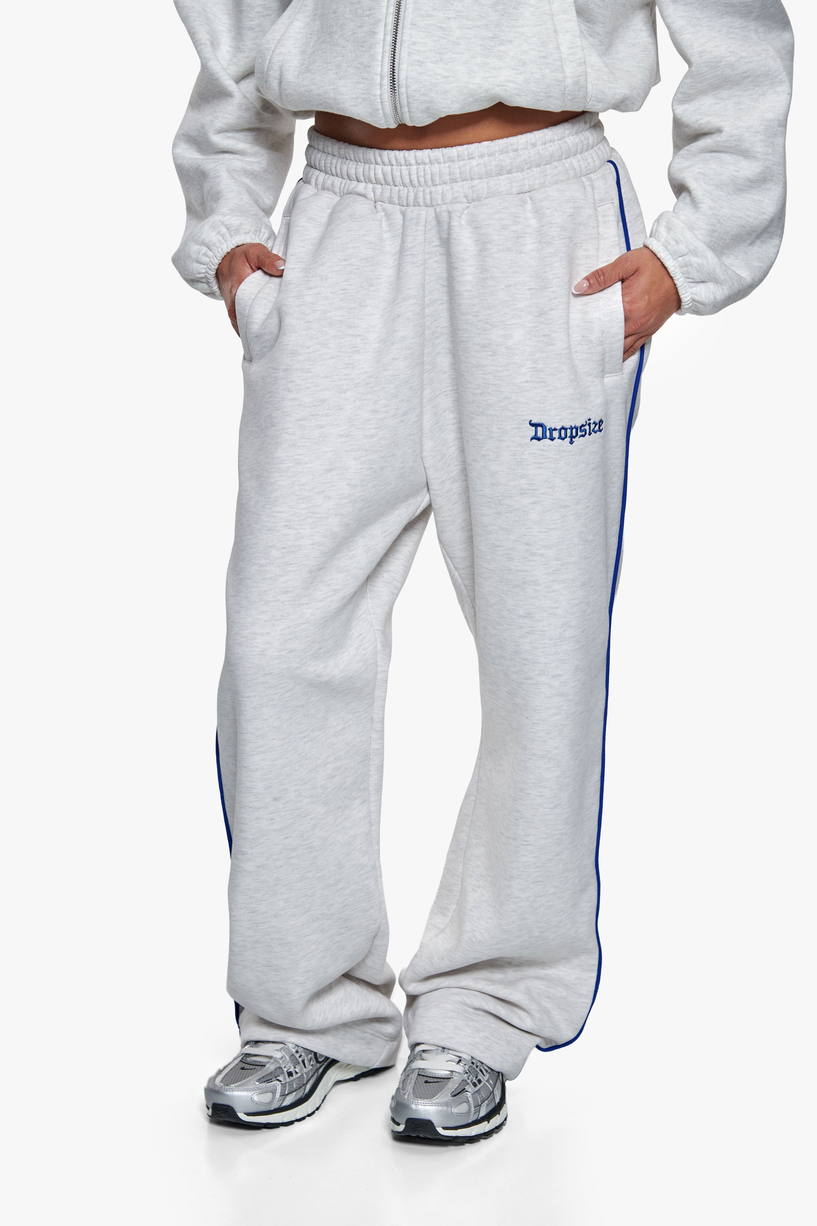 CONTRAST EMBROIDERY WOMEN OPEN LEG JOGGER GREY MELANGE