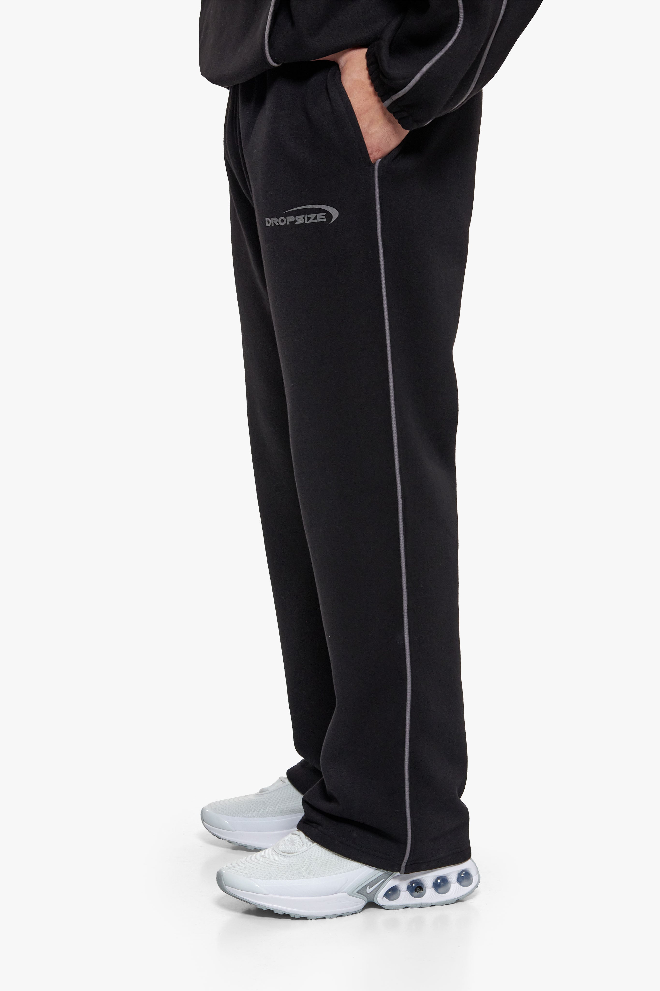 PIPING OPEN LEG JOGGER BLACK