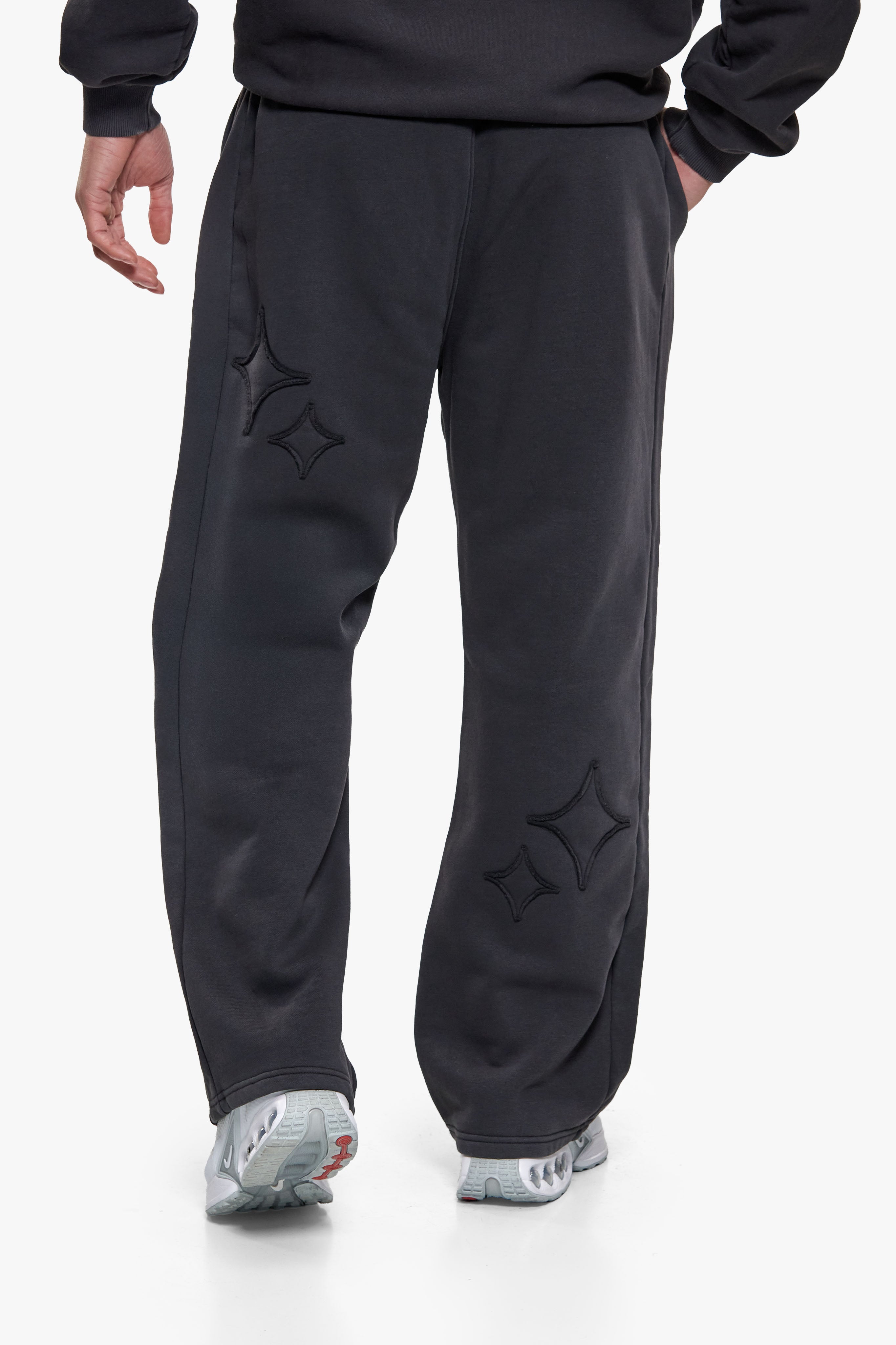 STAR PATCH OPEN LEG JOGGER ACID WASHED BLACK