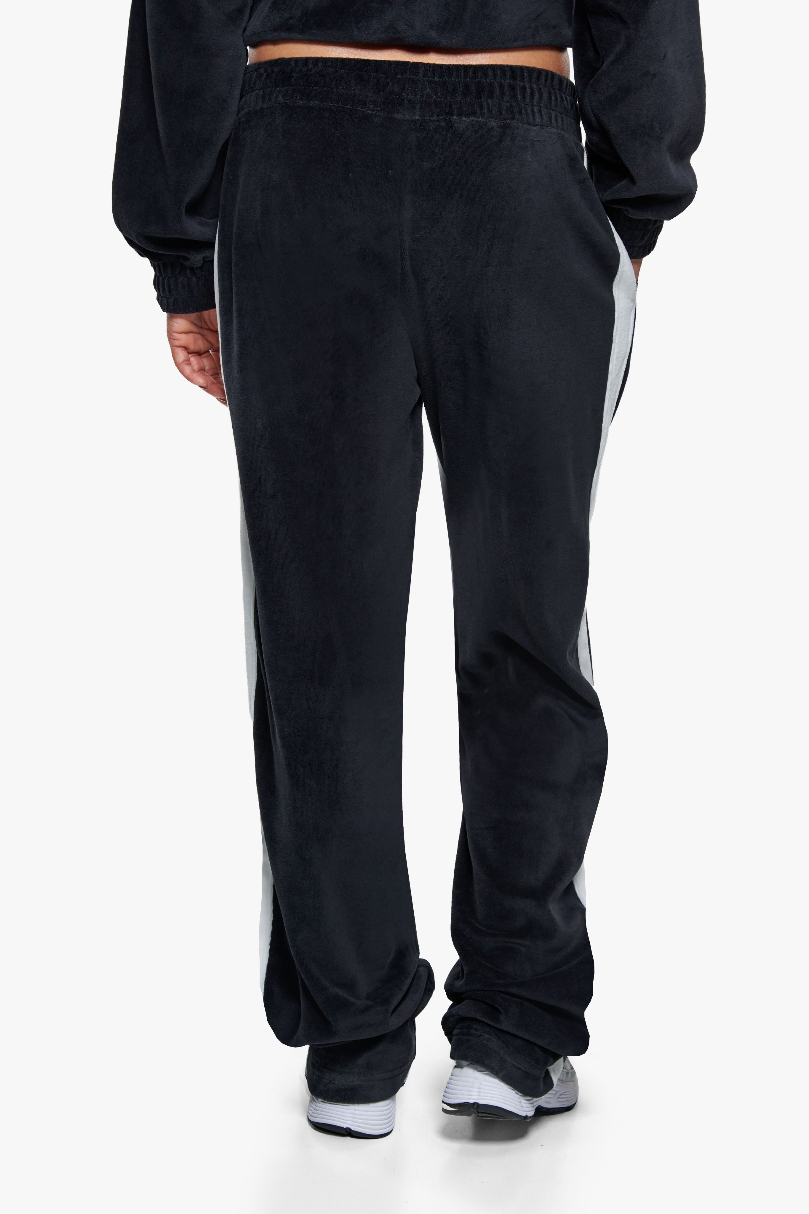 WOMEN VELVET OPEN LEG JOGGER BLACK