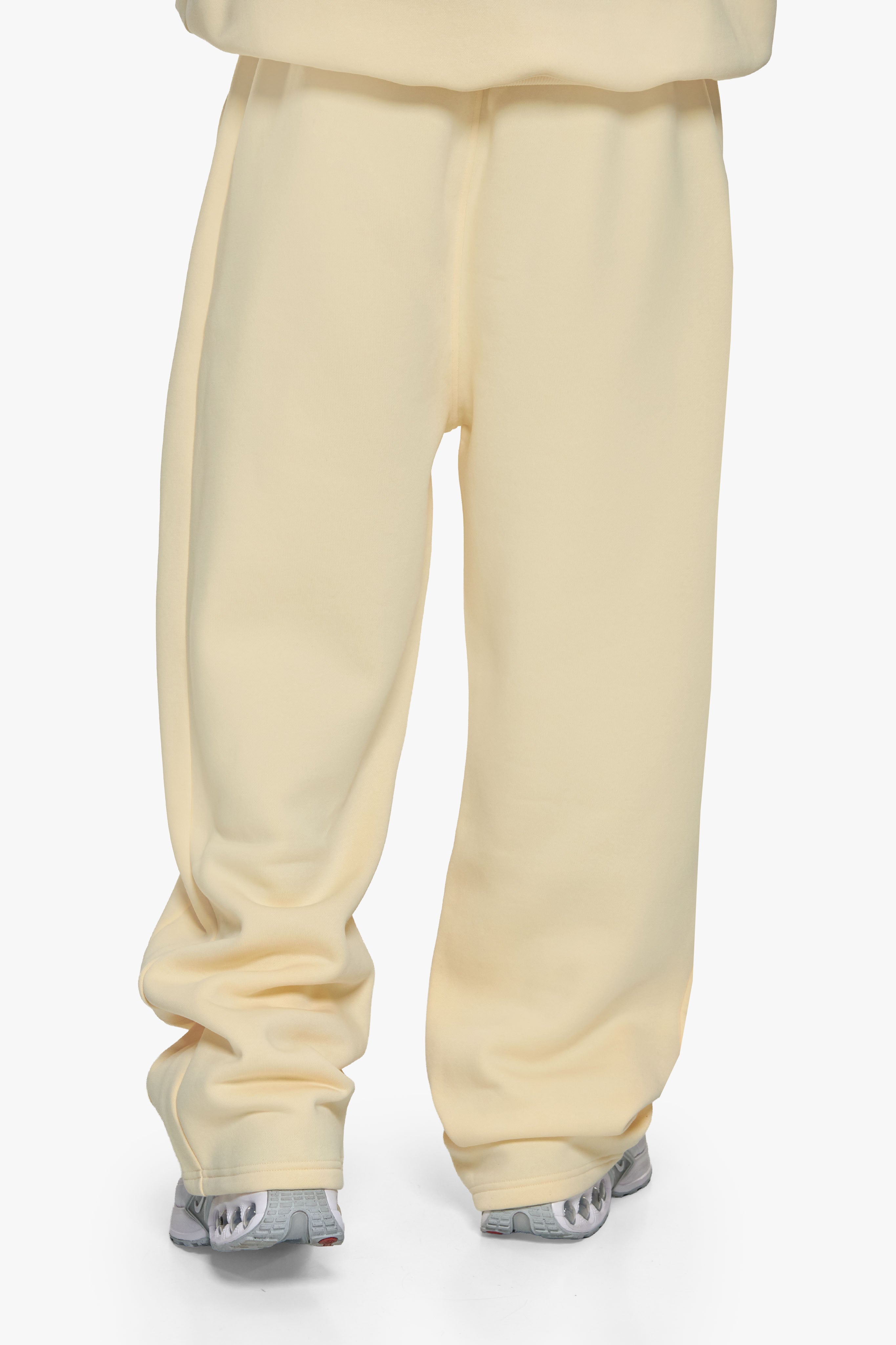 SLEEK LOGO OPEN LEG JOGGER BUTTER YELLOW