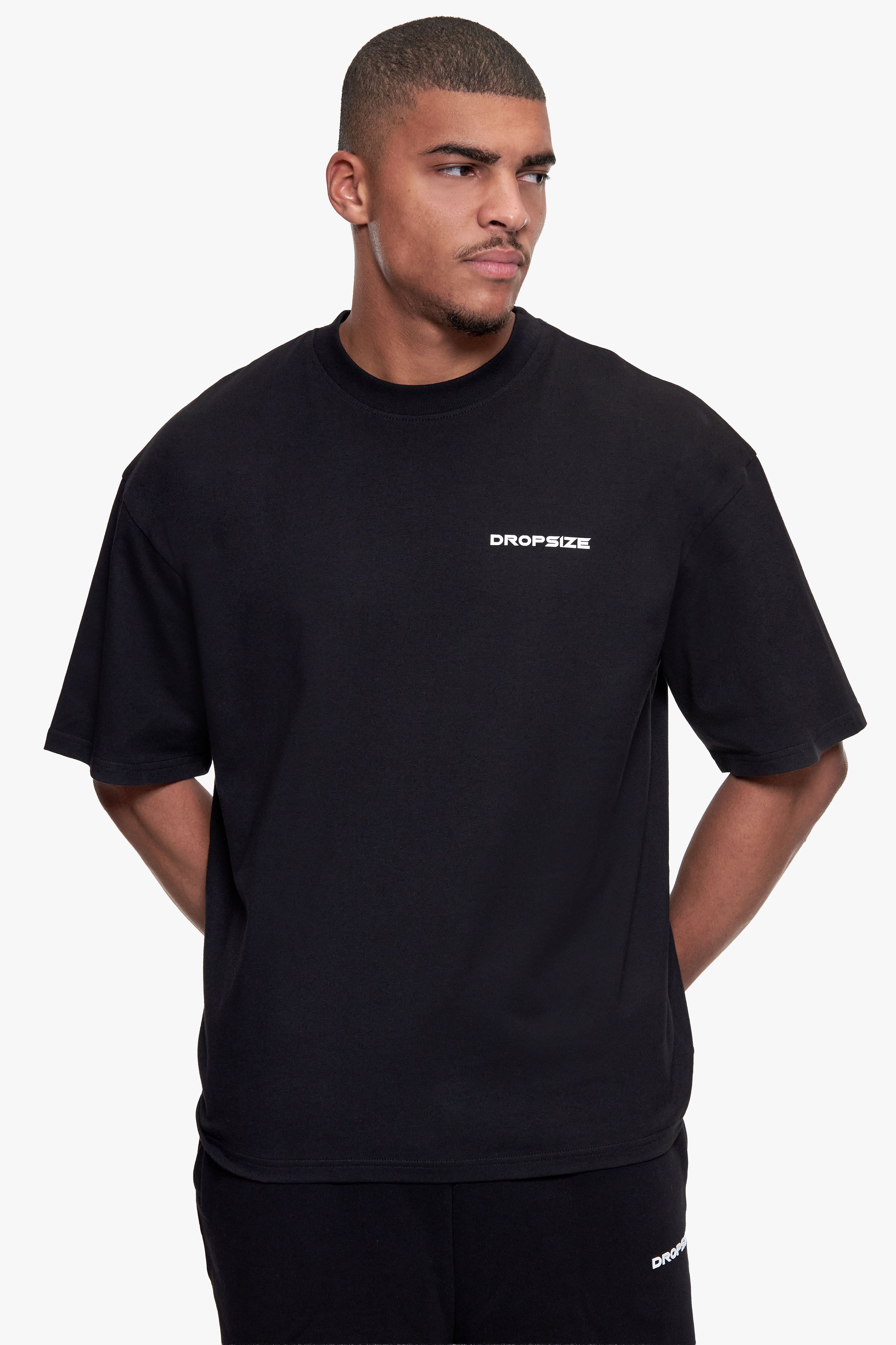 ESSENTIAL LOGO T-SHIRT BLACK