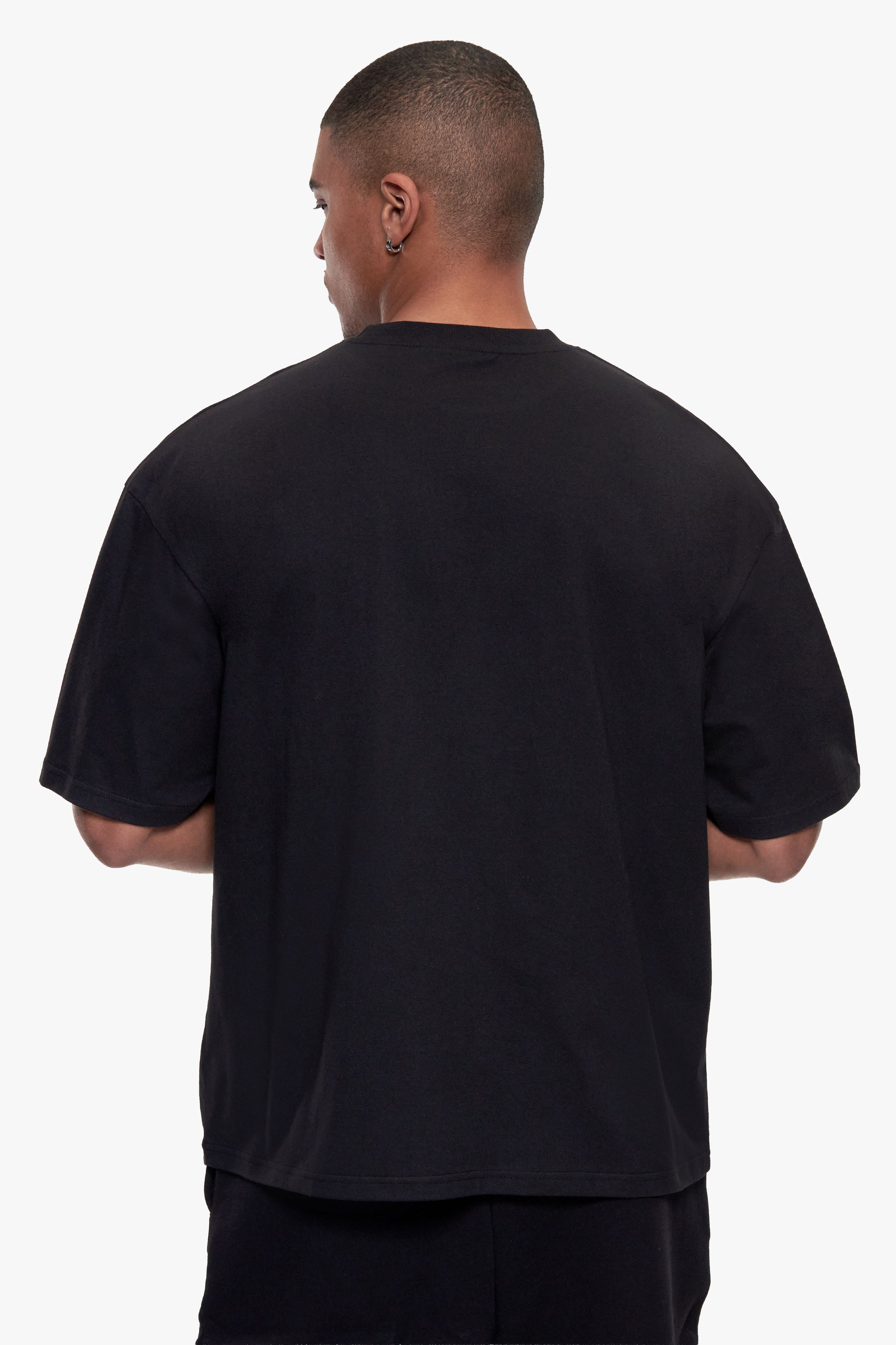 ESSENTIAL LOGO T-SHIRT BLACK