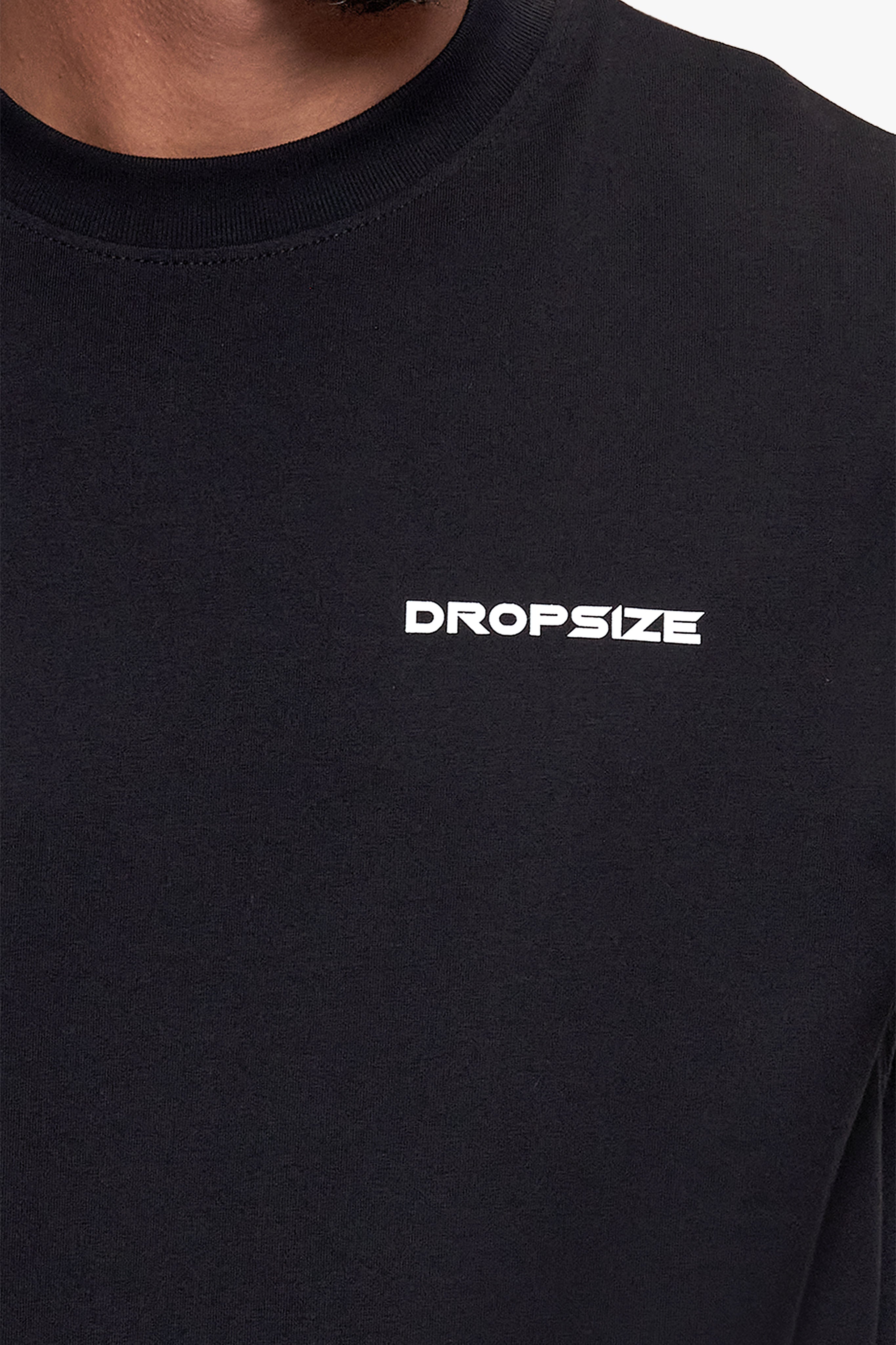 ESSENTIAL LOGO T-SHIRT BLACK