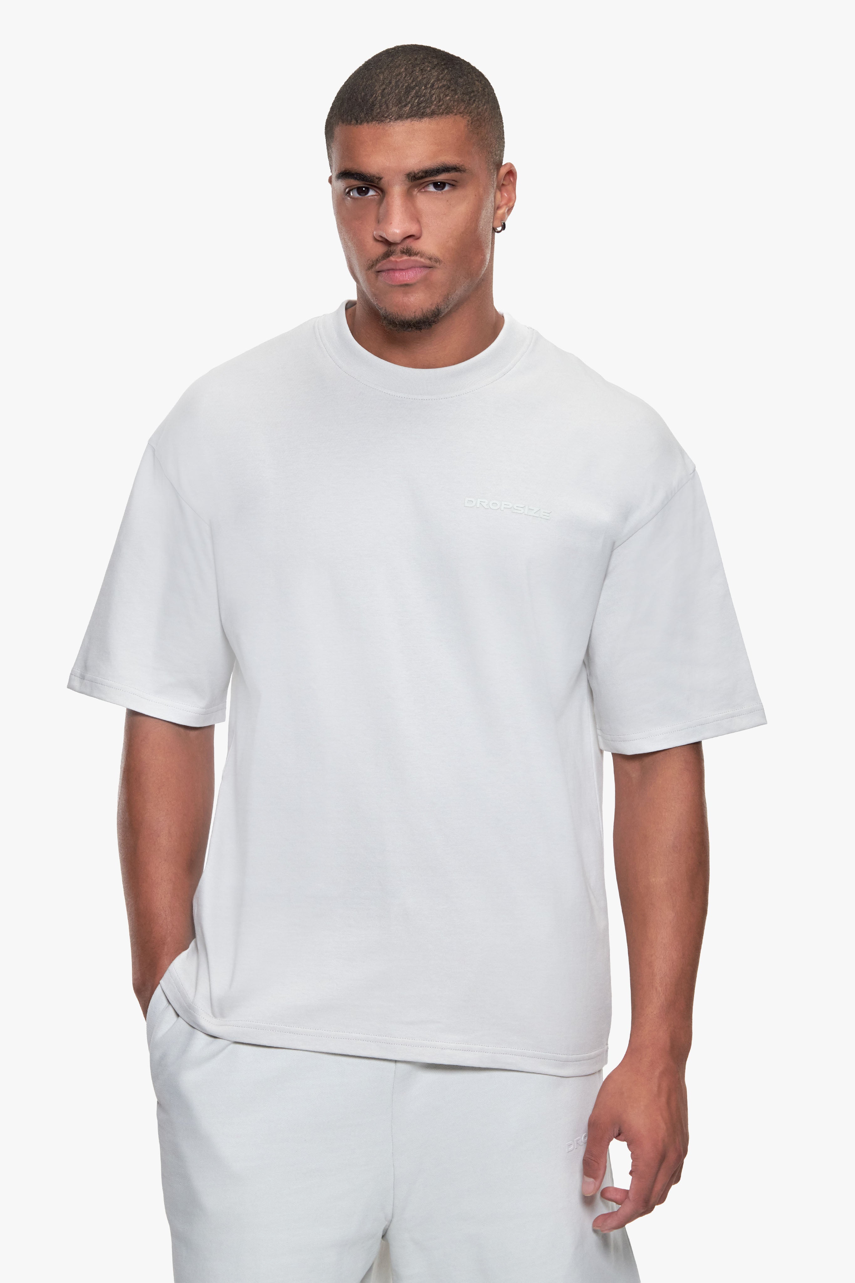 ESSENTIAL LOGO T-SHIRT LIGHT GREY