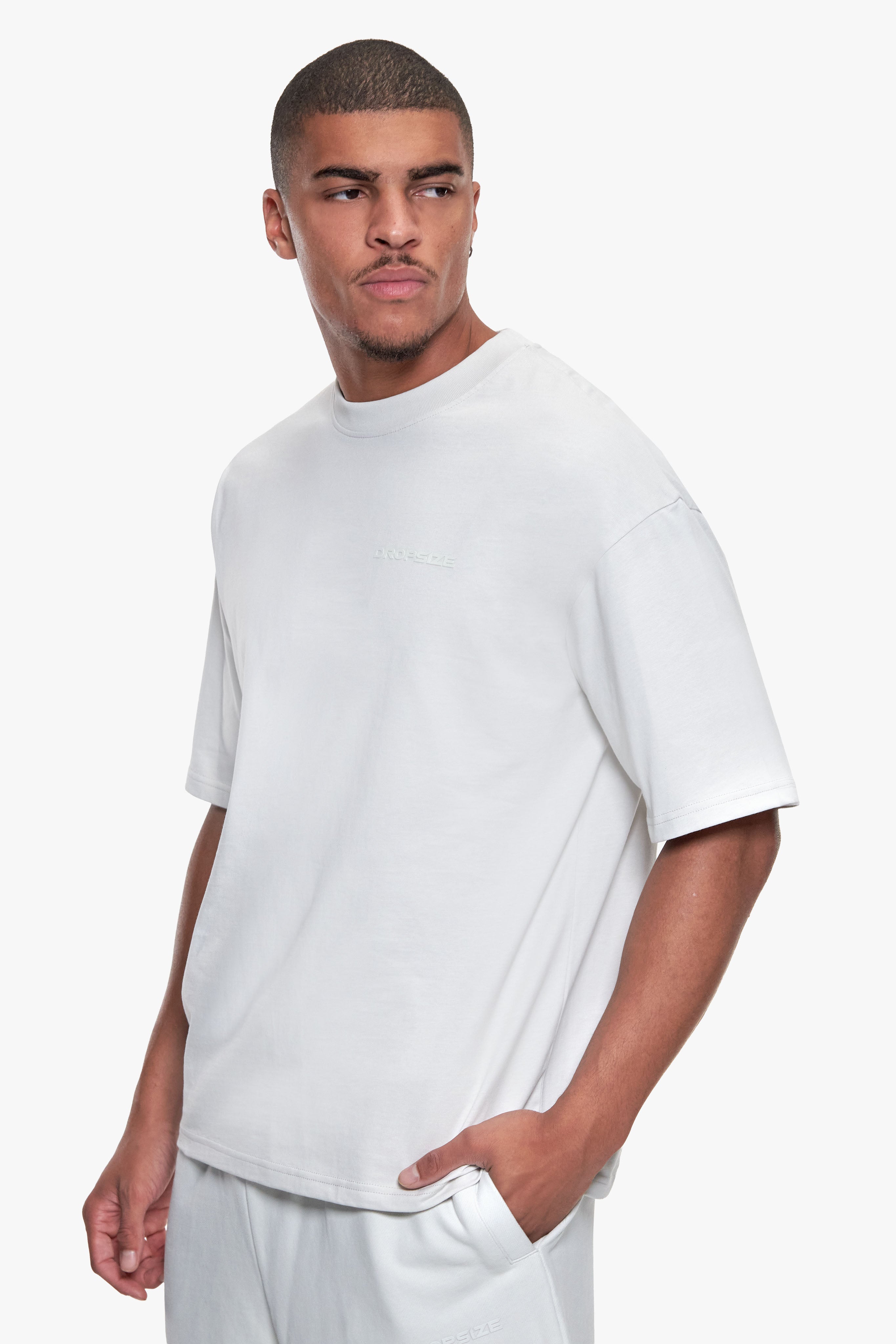 ESSENTIAL LOGO T-SHIRT LIGHT GREY