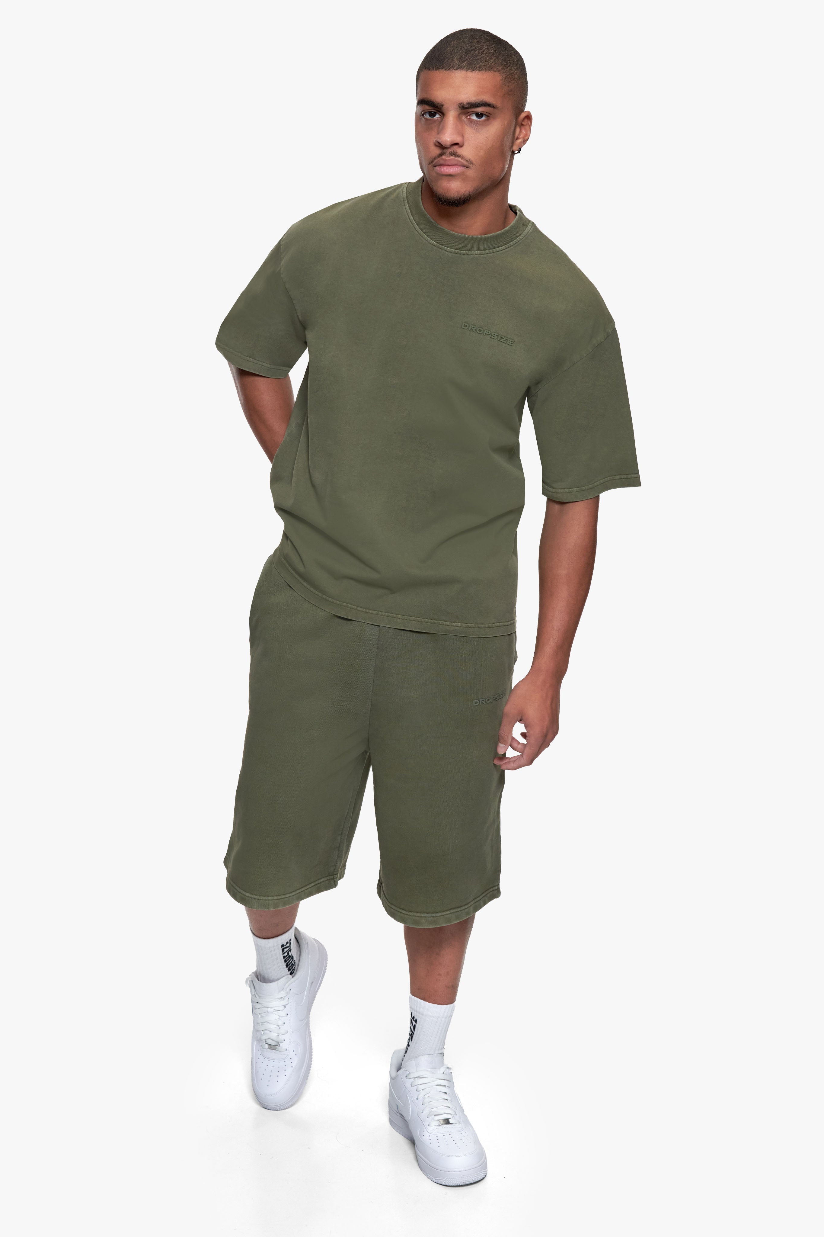 ESSENTIAL LOGO T-SHIRT WASHED OLIVE