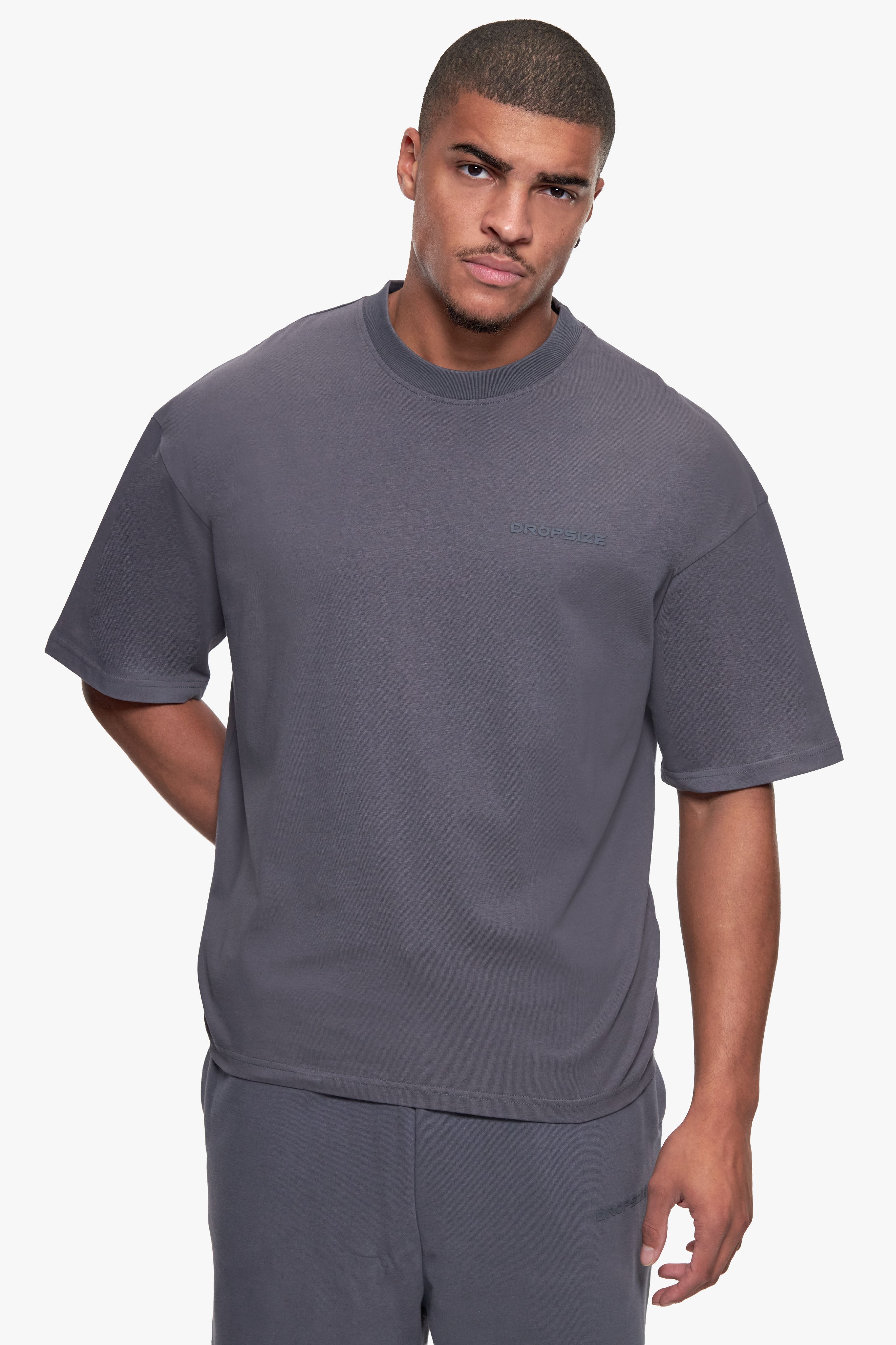 ESSENTIAL LOGO T-SHIRT STEEL GREY