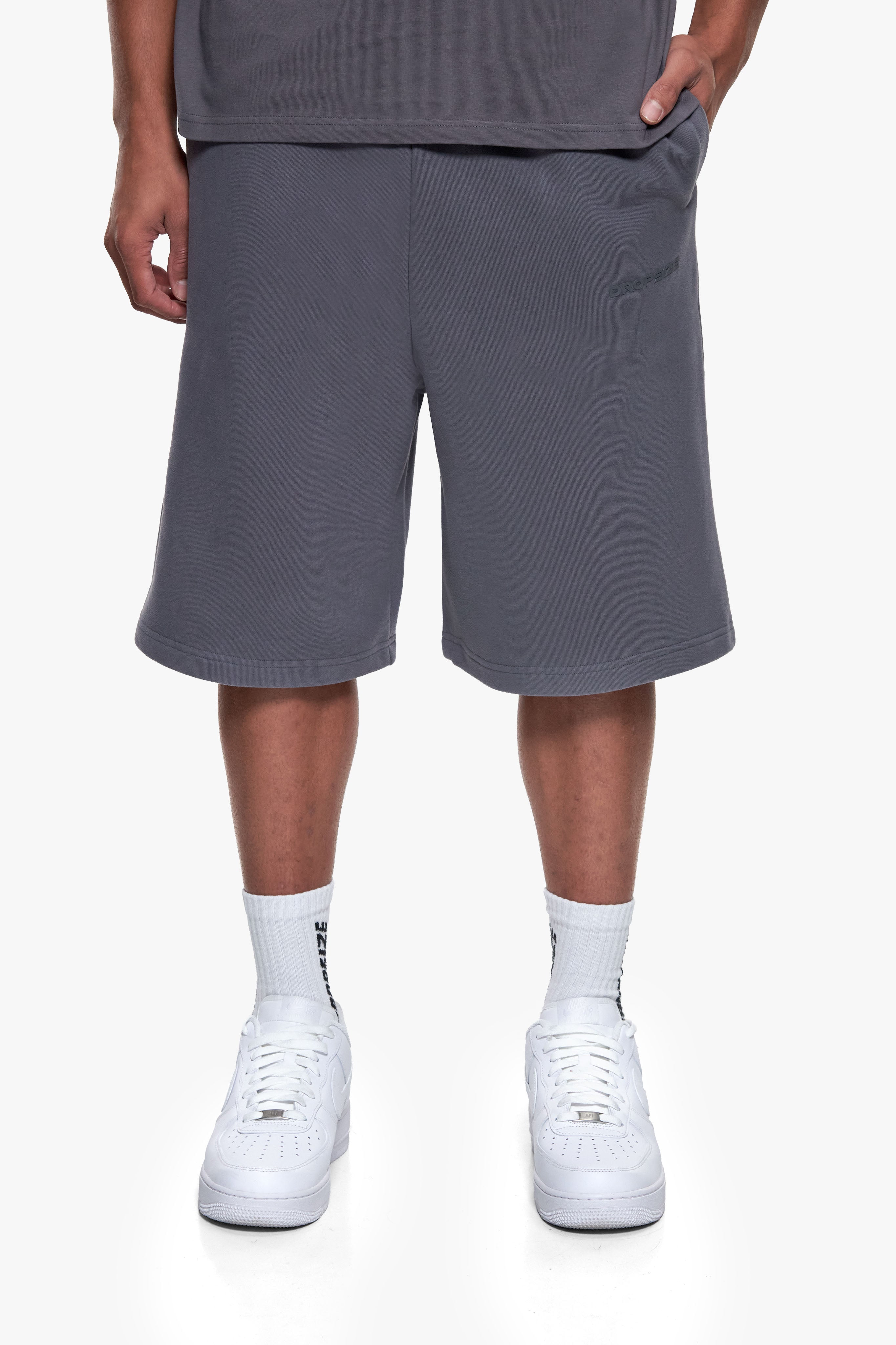 ESSENTIAL LOGO SWEAT SHORTS STEEL GREY