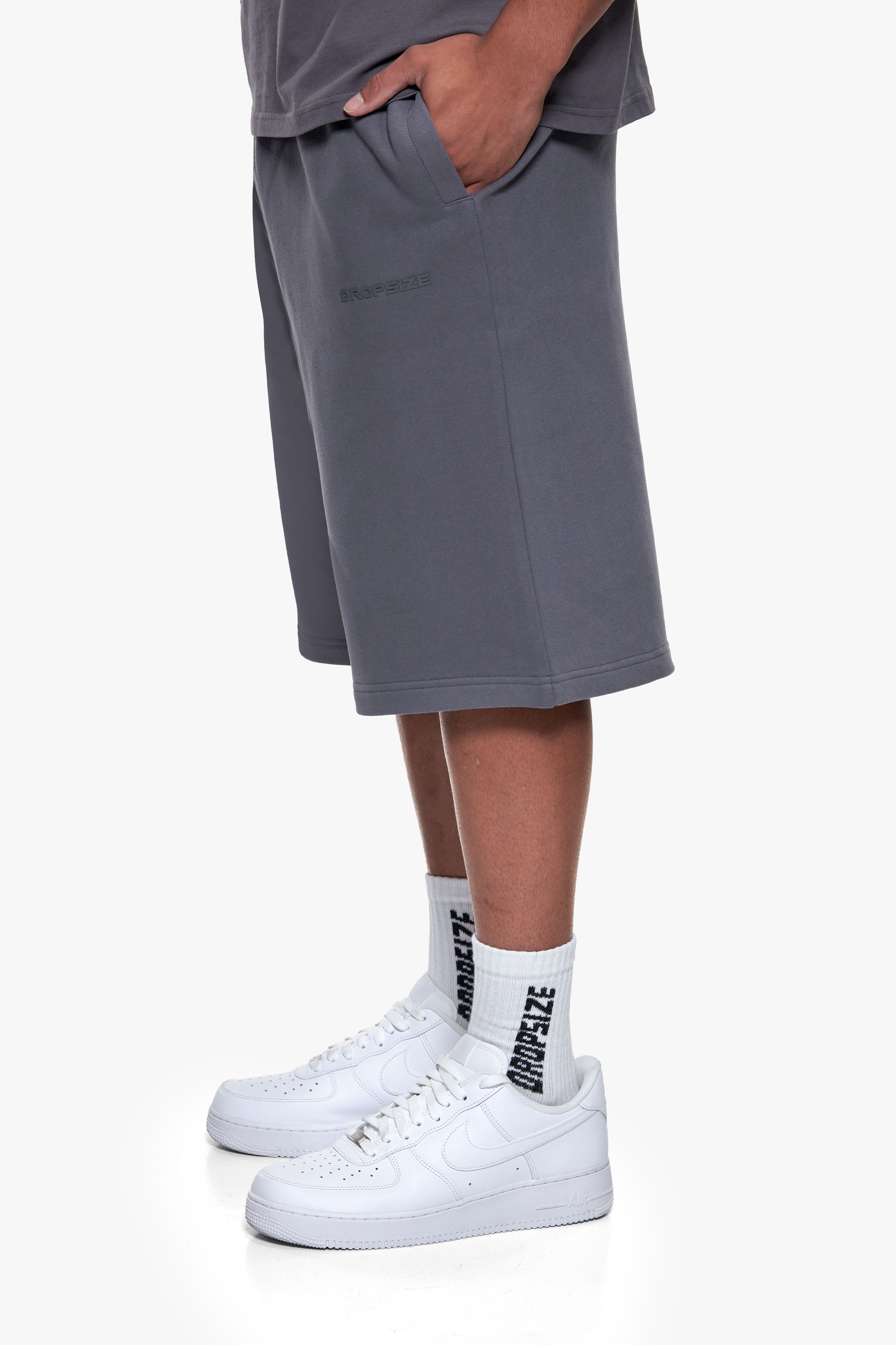 ESSENTIAL LOGO SWEAT SHORTS STEEL GREY