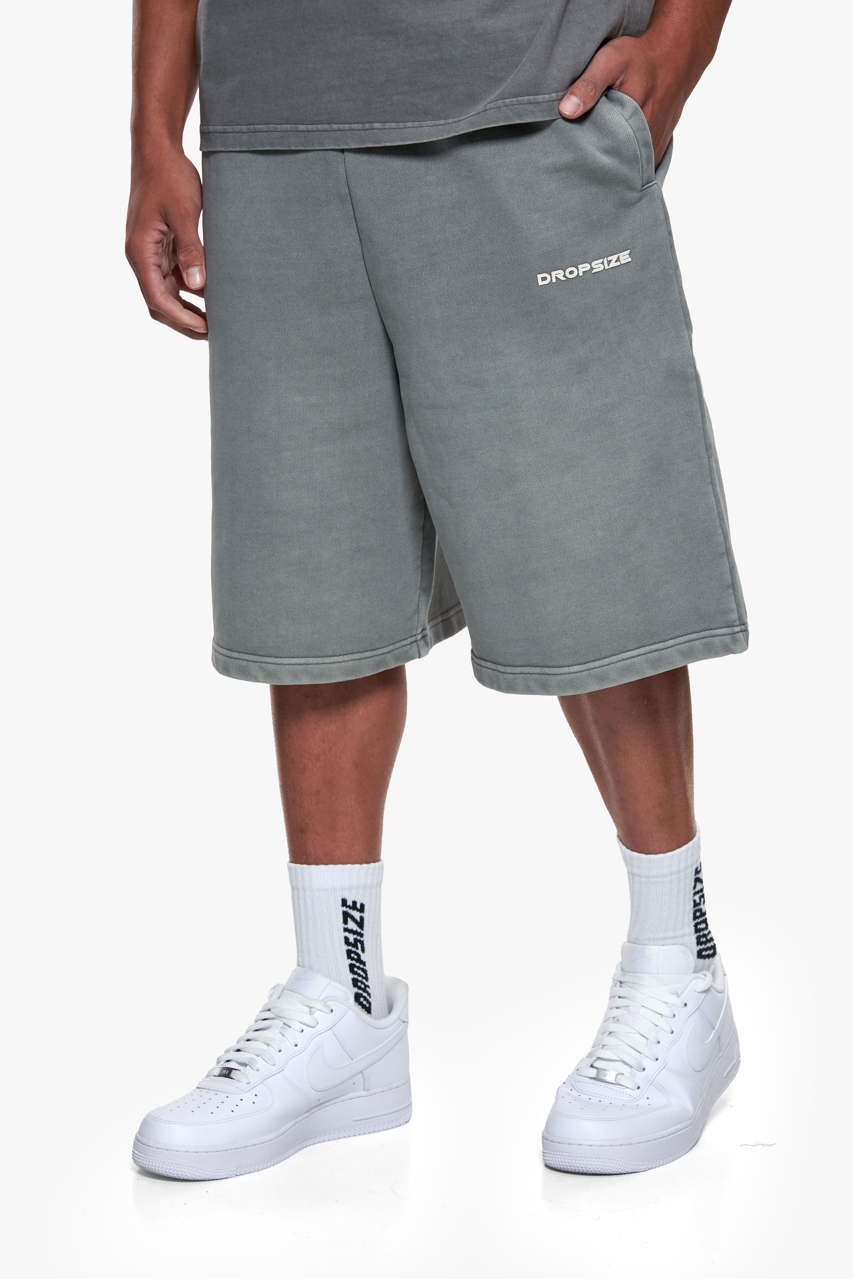 ESSENTIAL LOGO SWEAT SHORTS WASHED GREY