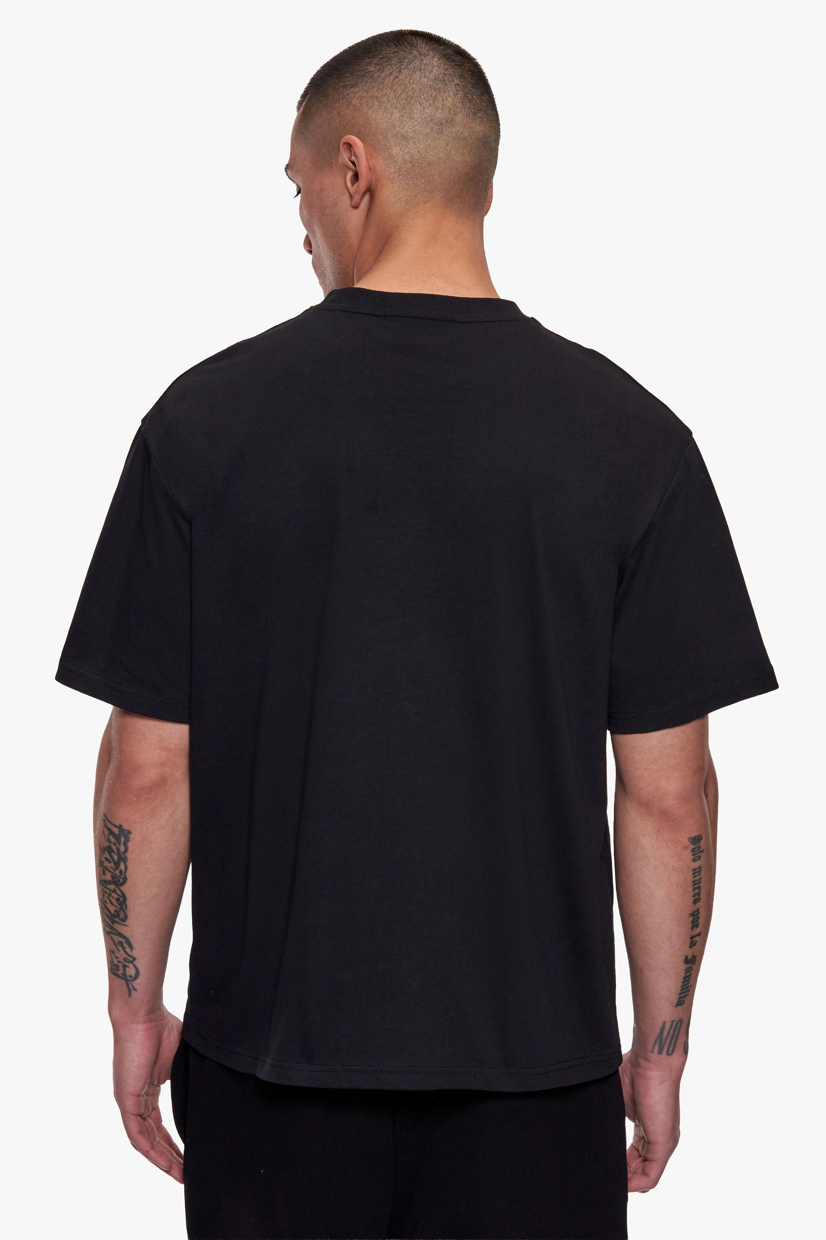 REGULAR FIT ESSENTIAL LOGO T-SHIRT BLACK