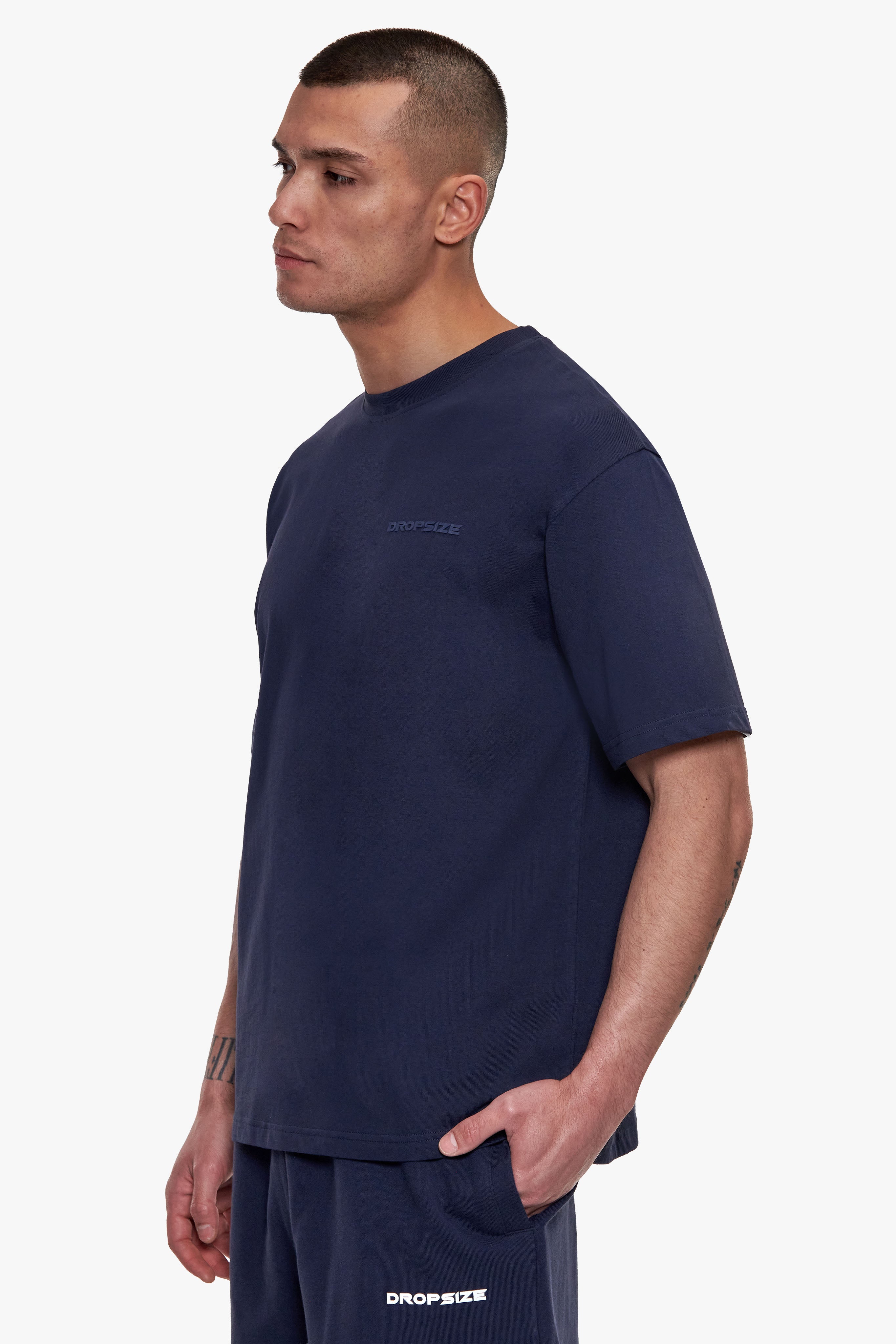 REGULAR FIT ESSENTIAL LOGO T-SHIRT SPACE BLUE