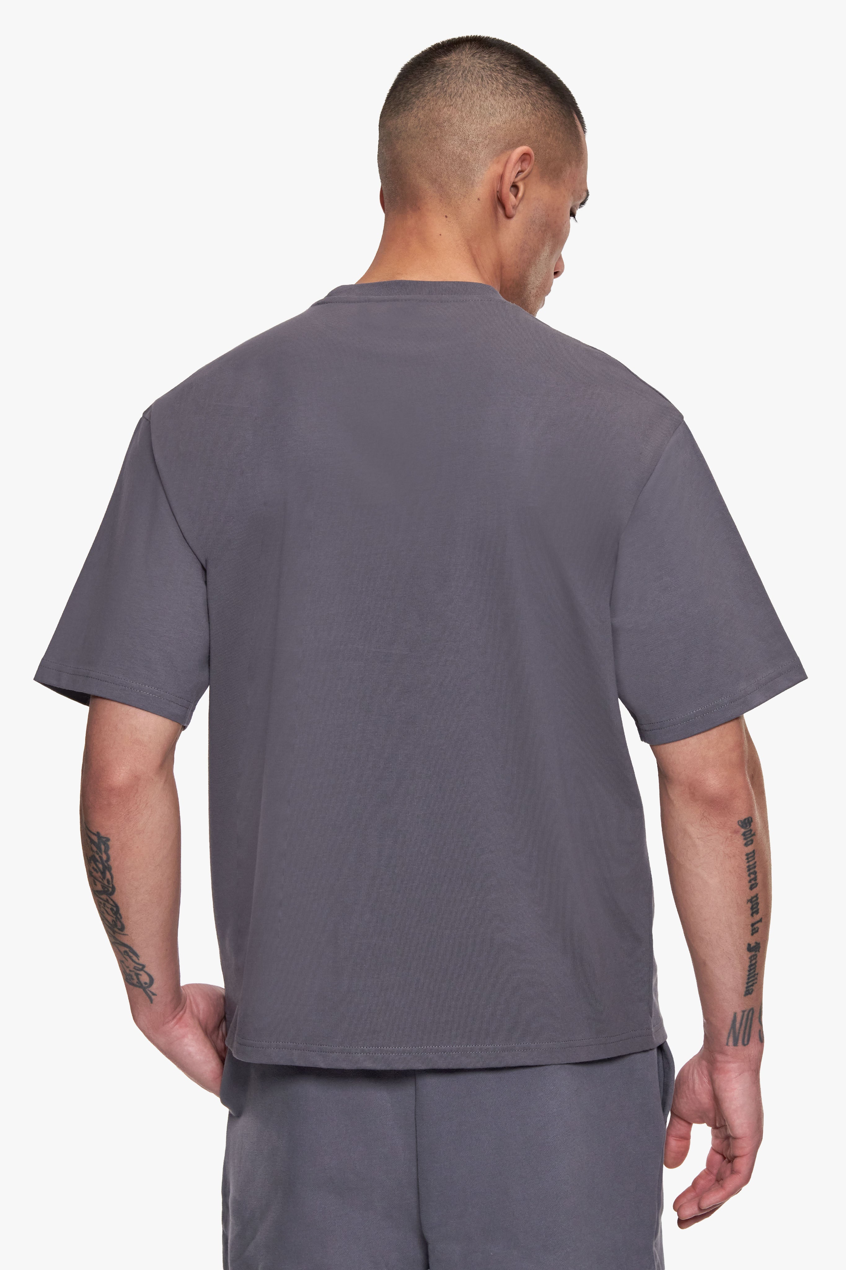 REGULAR FIT ESSENTIAL LOGO T-SHIRT STEEL GREY