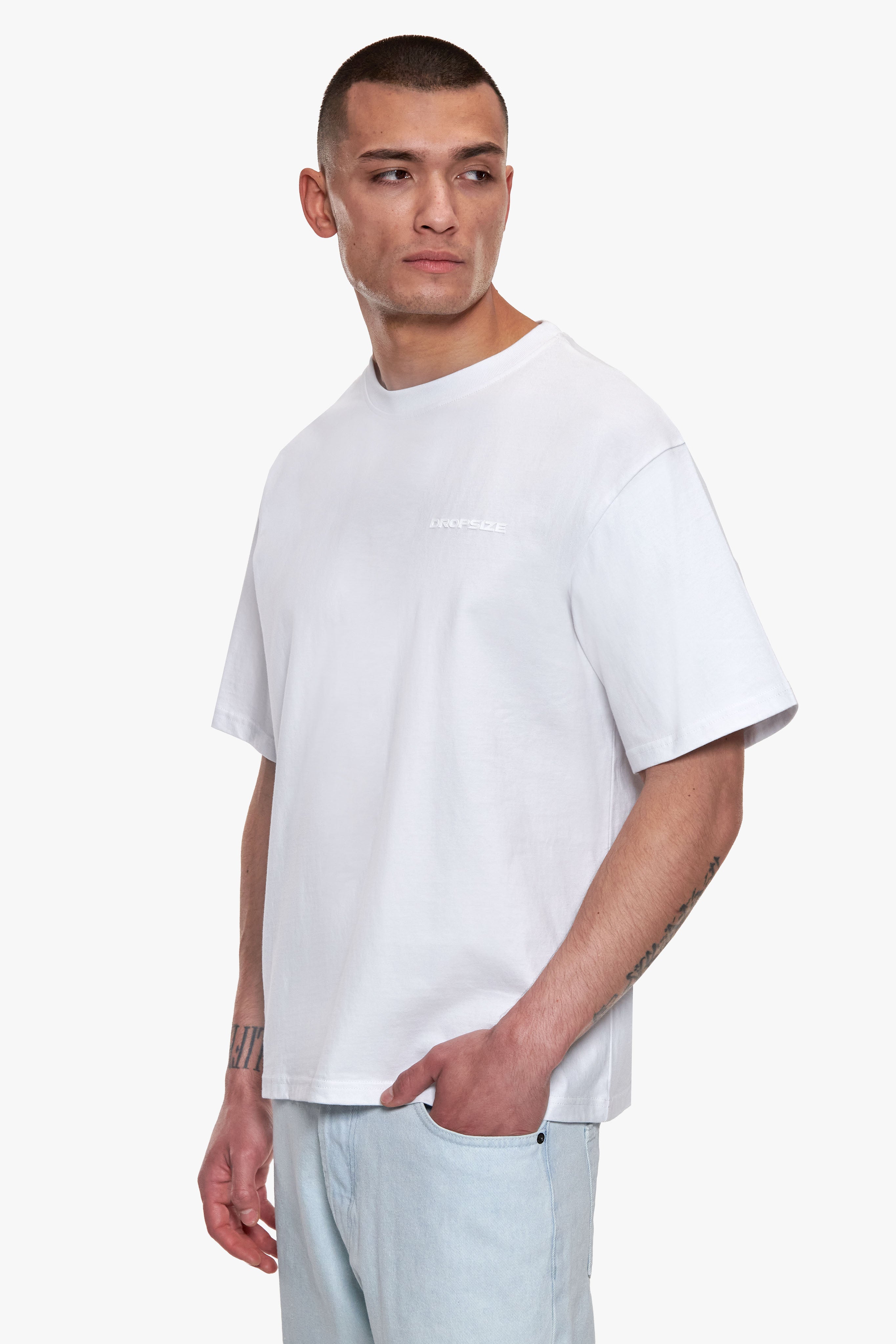 REGULAR FIT ESSENTIAL LOGO T-SHIRT WHITE