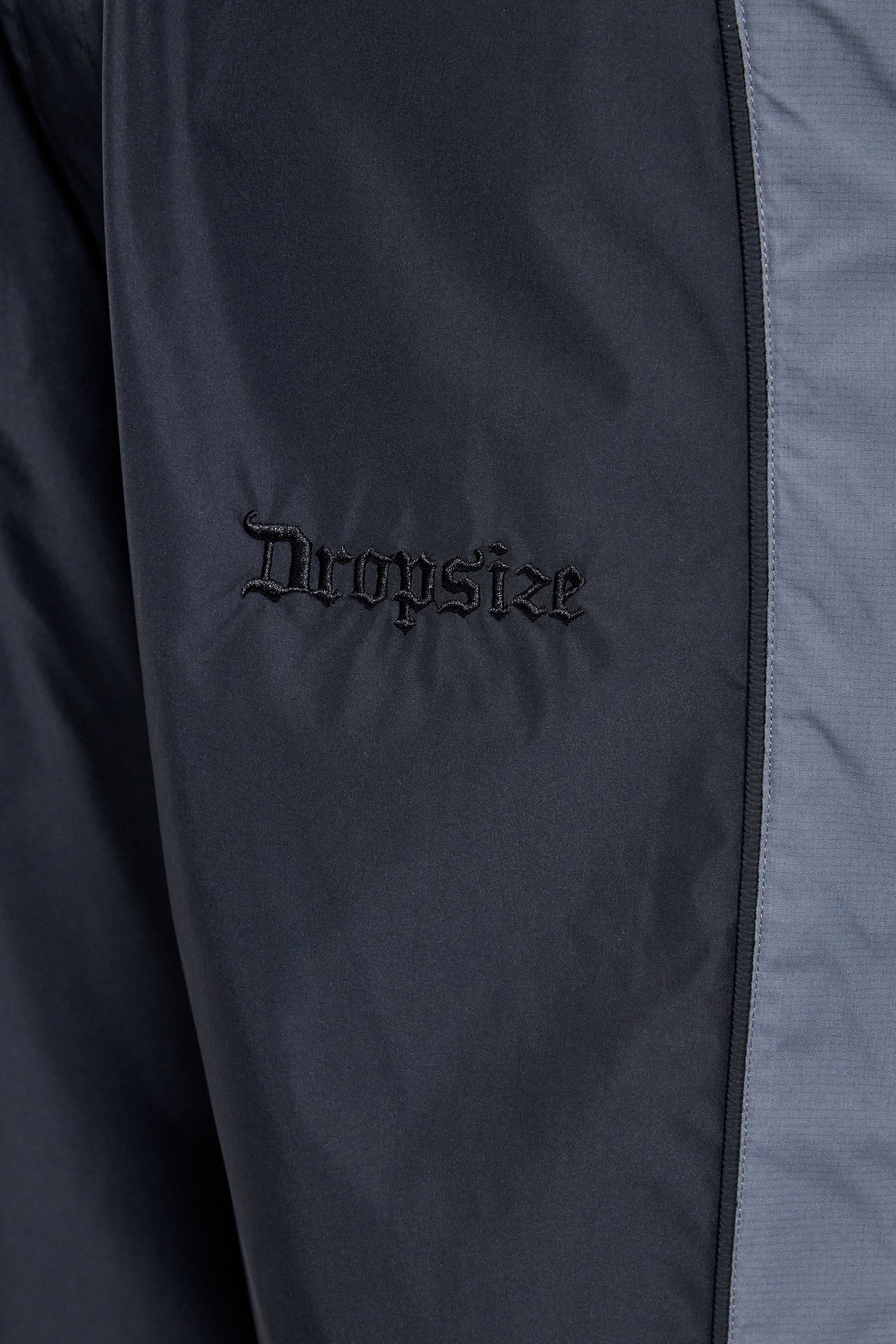 DROPSIZE CURVED TRACKPANTS BLACK