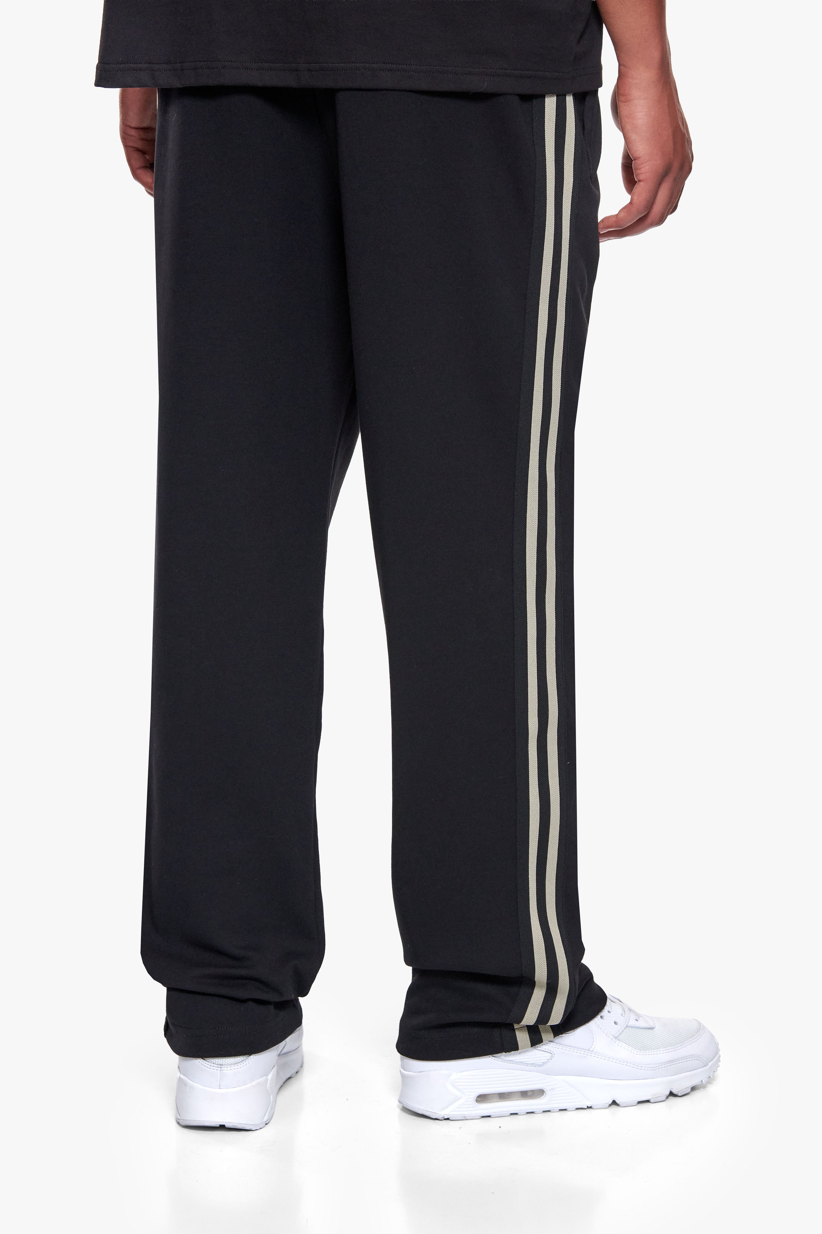 INTERLOCK SIDESTRIPE JOGGER BLACK