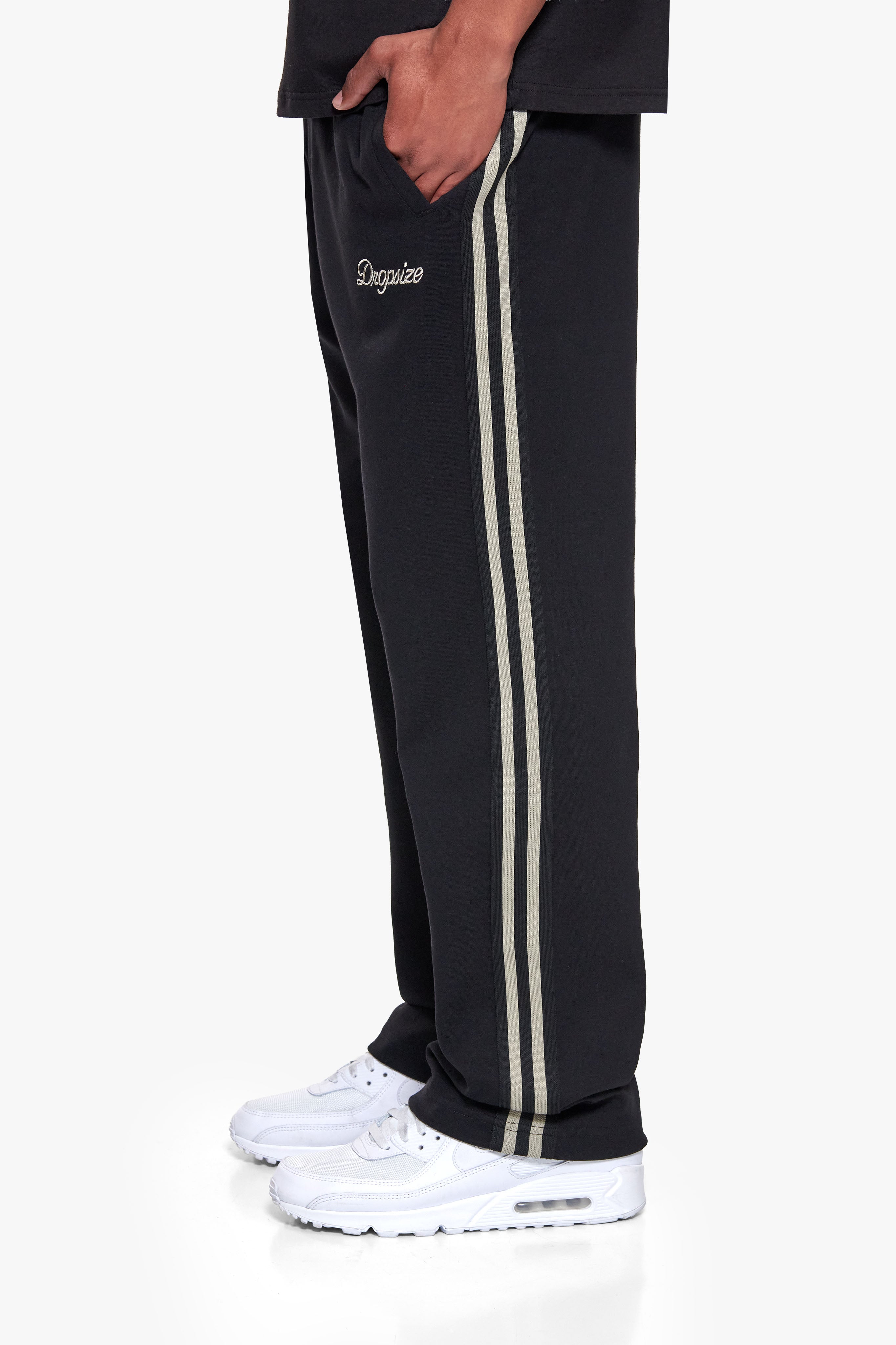 INTERLOCK SIDESTRIPE JOGGER BLACK