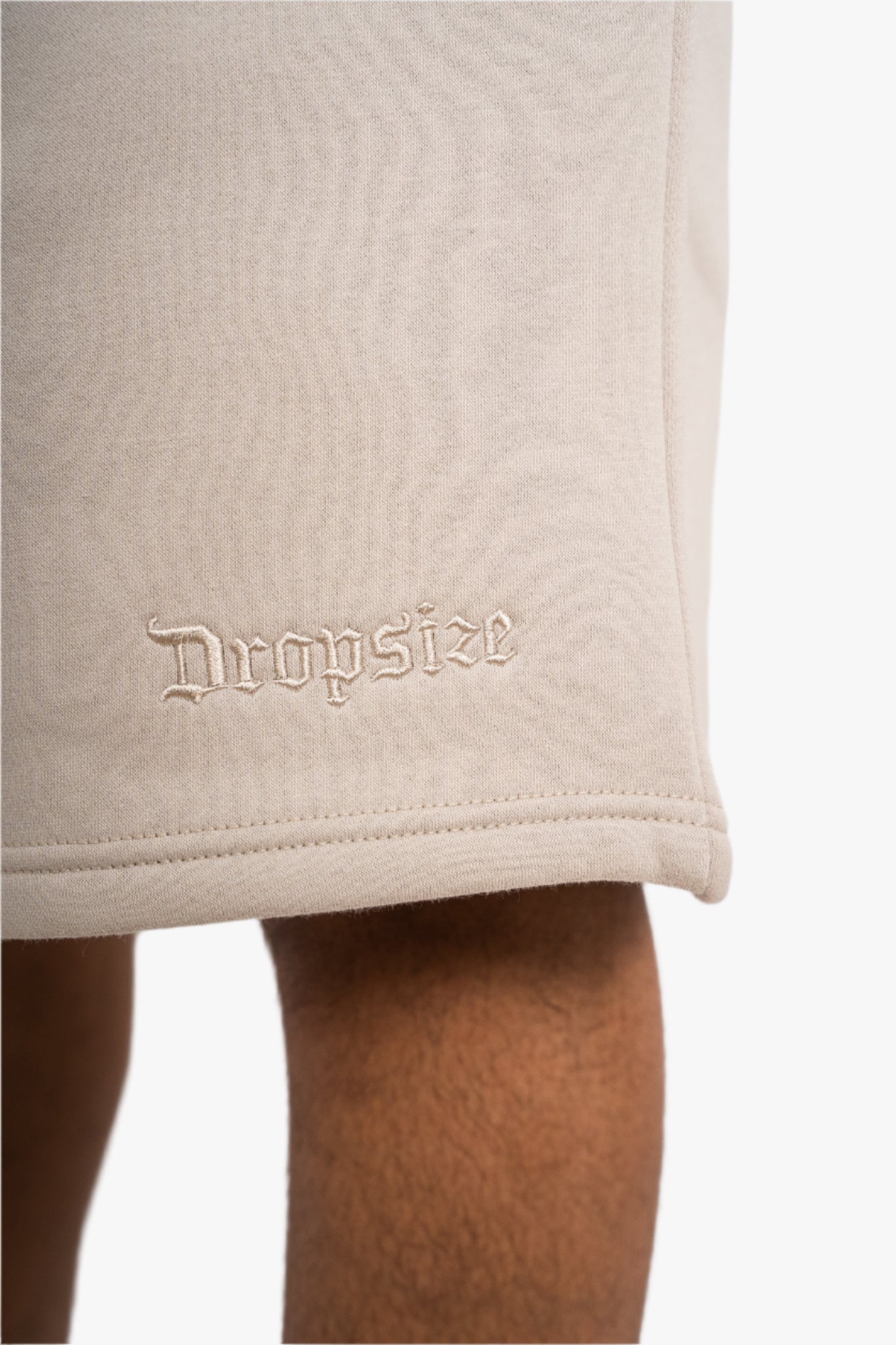 HEAVY SWEAT EMBO SHORT MOON BEAM