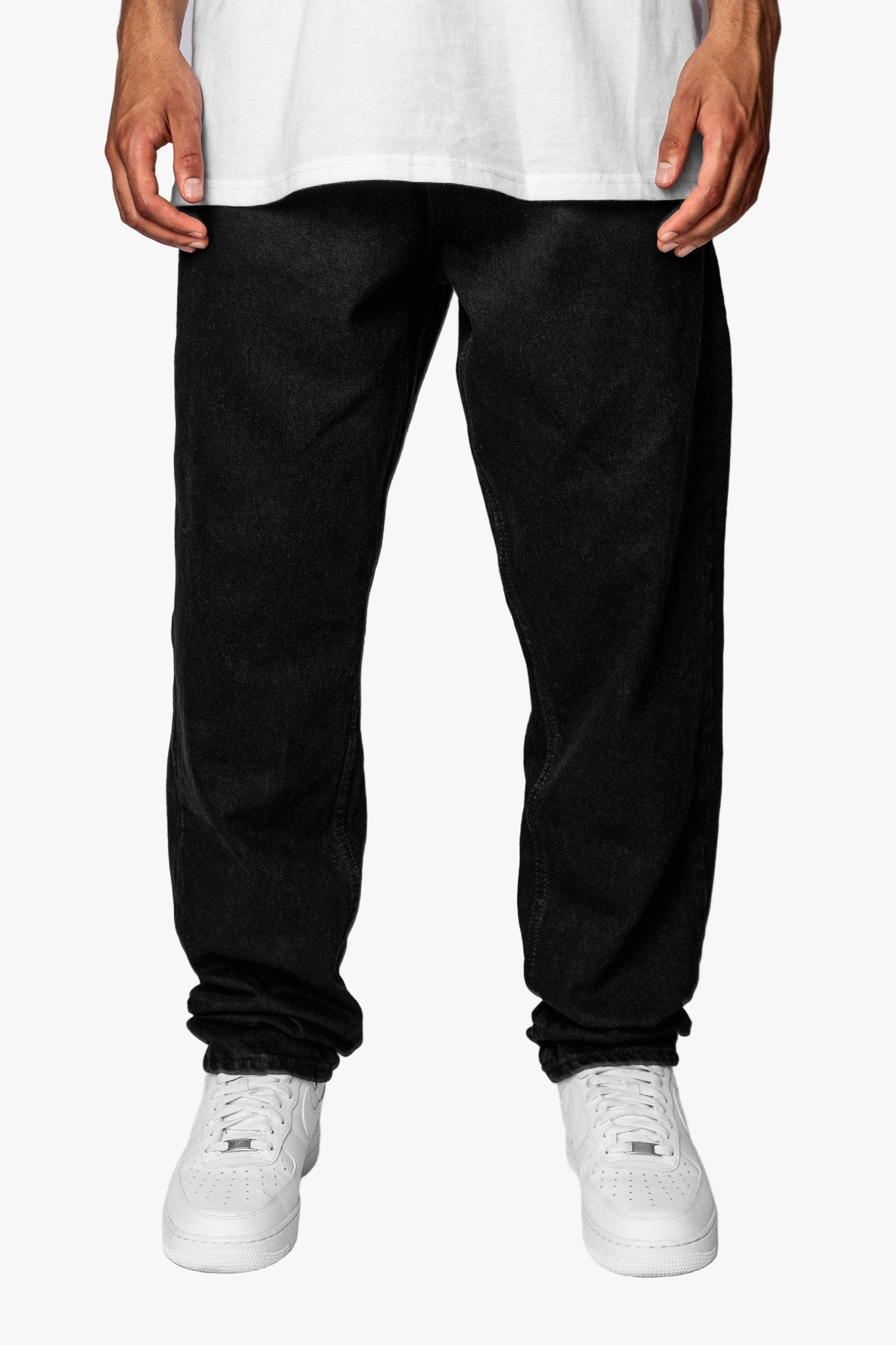 LOOSE FIT BLACK JEANS