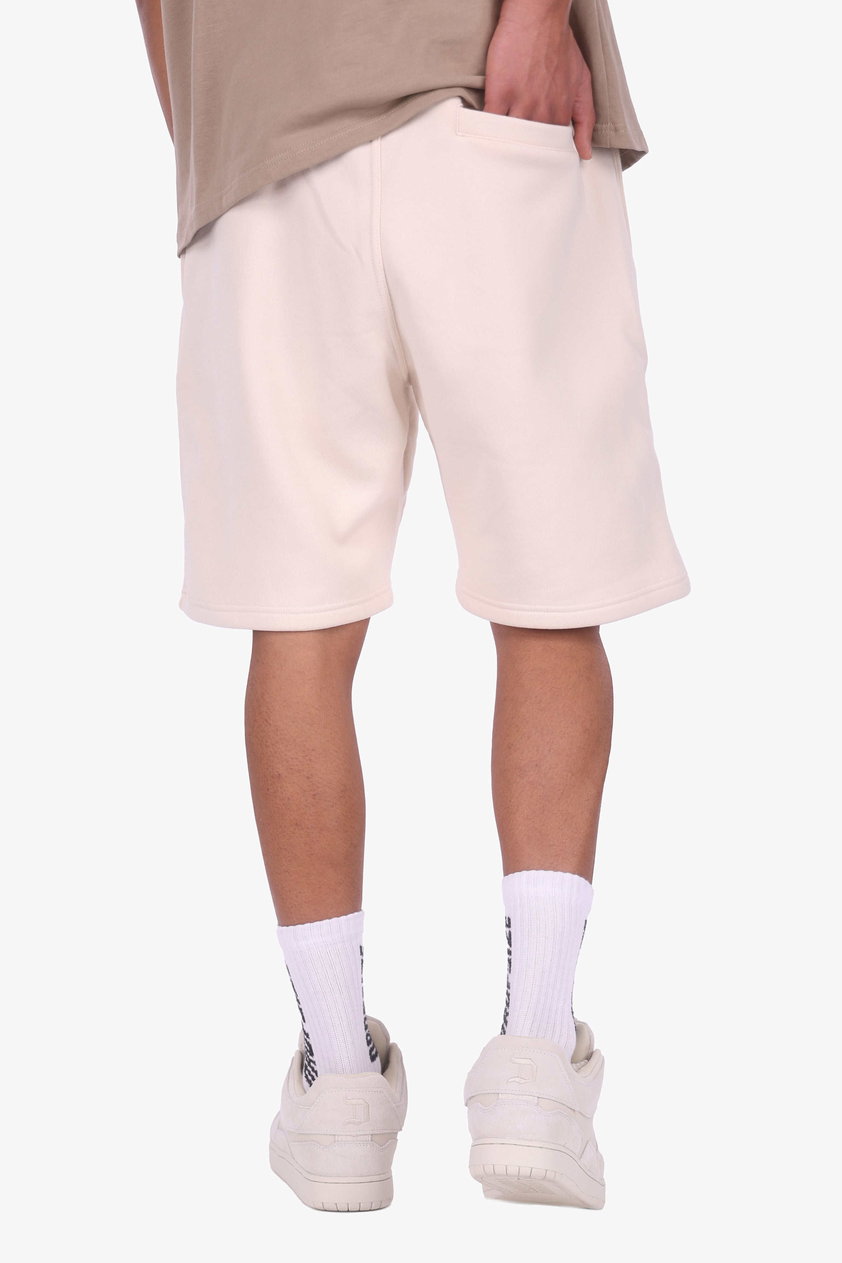 EMBO SWEATSHORT COCONUT MILK