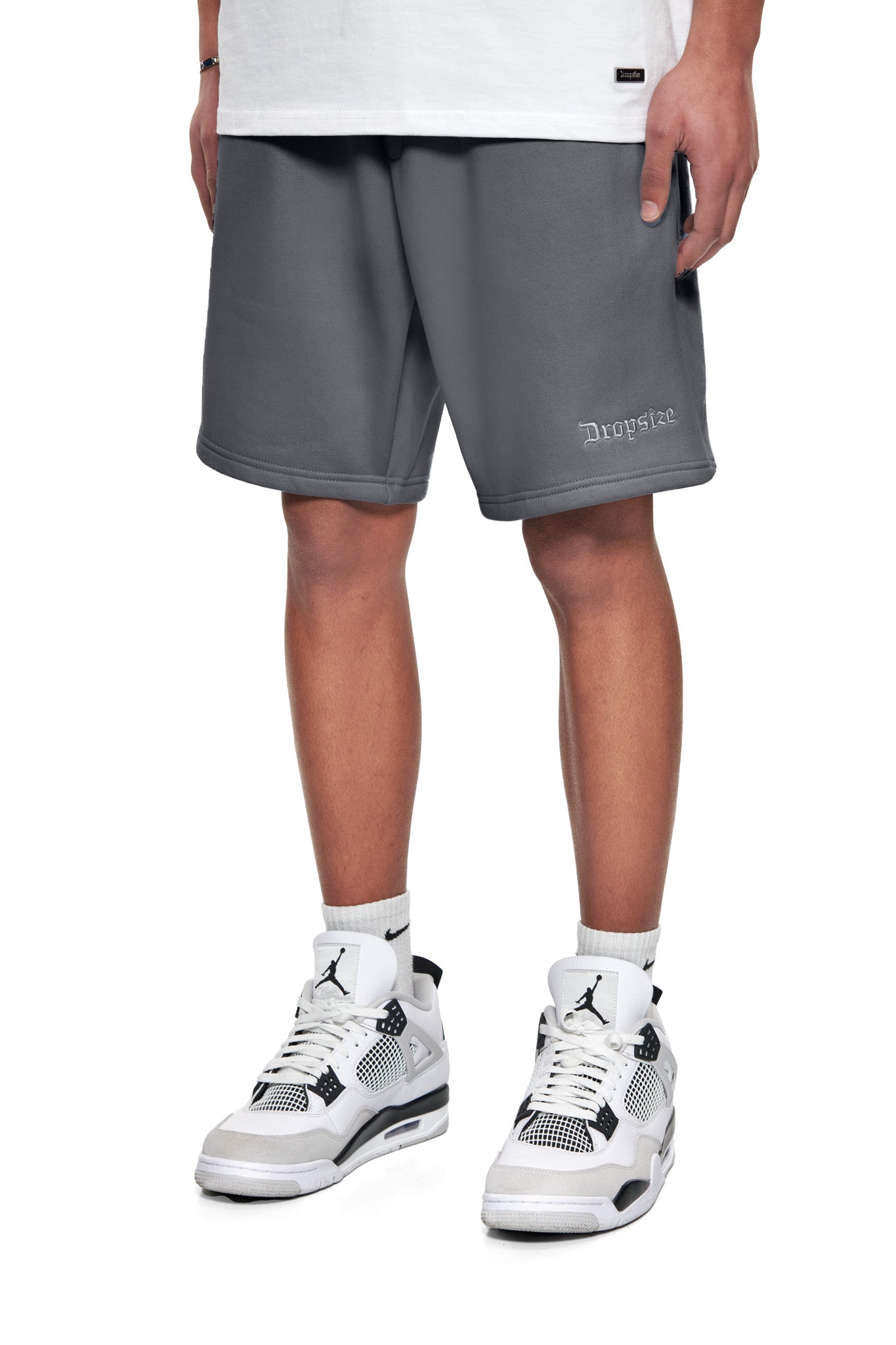 HEAVY EMBO SWEATSHORTS LIGHT GREY