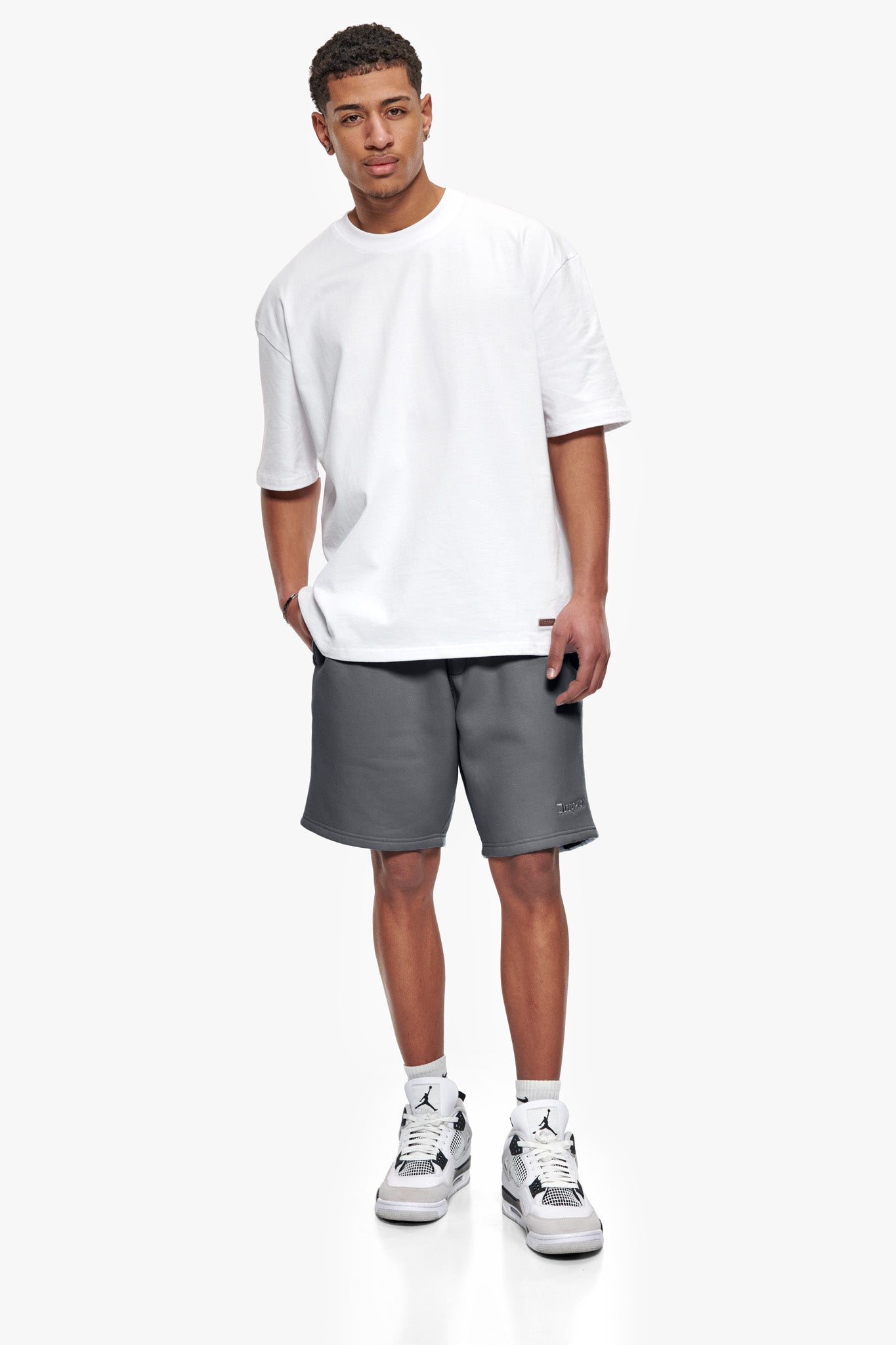 HEAVY EMBO SWEATSHORTS LIGHT GREY