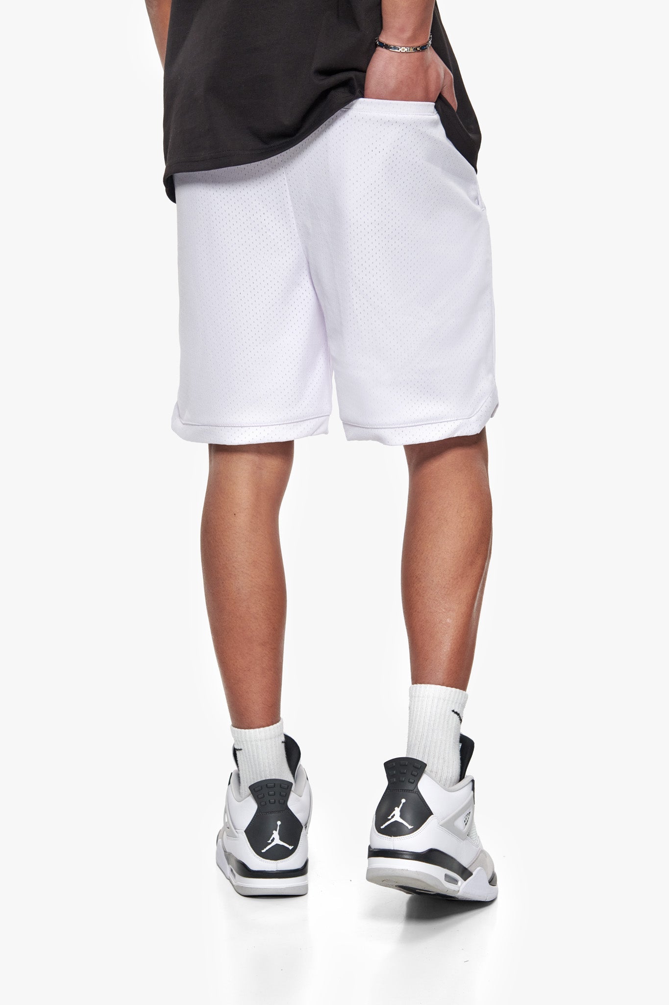 V2 MESH SHORT WHITE