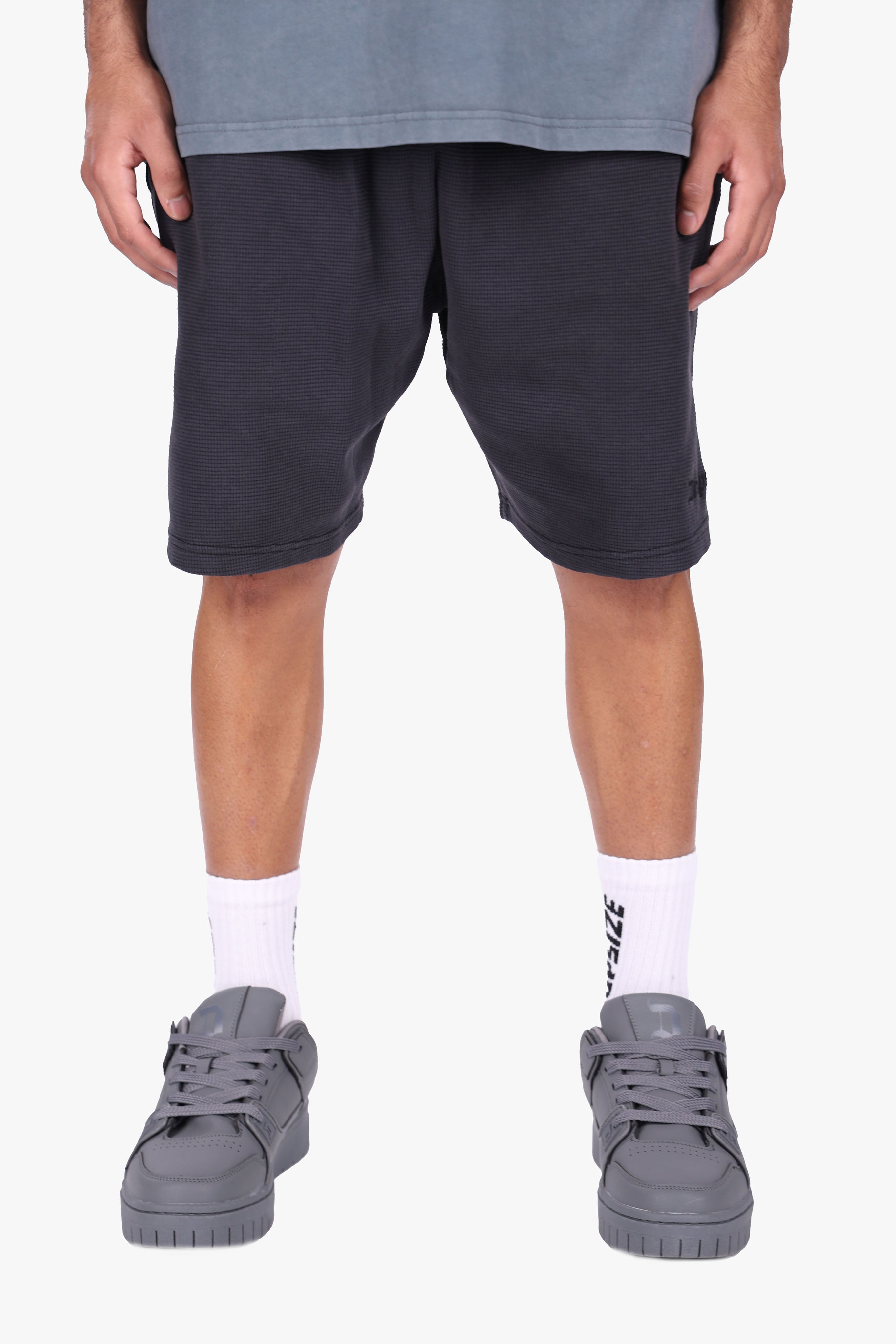 WAFFLE SHORTS ACID WASHED BLACK