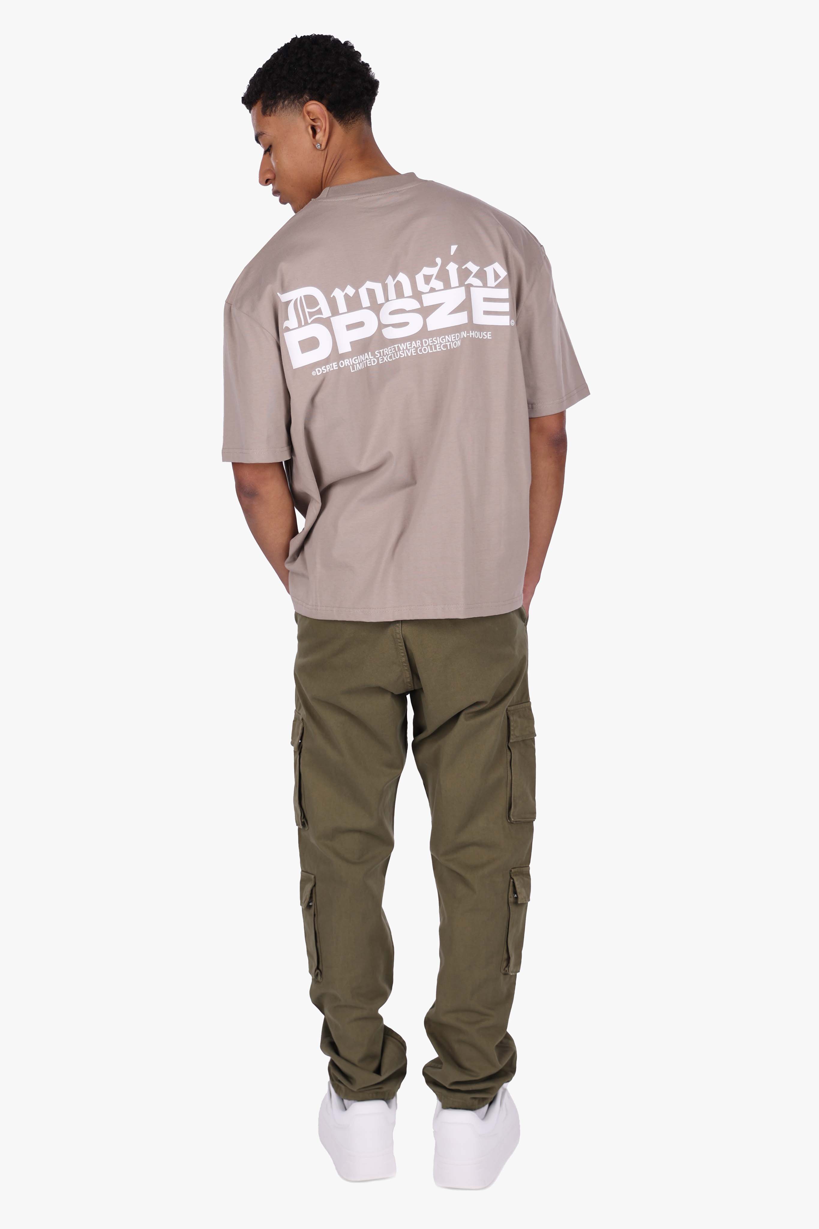 HEAVY OVERSIZE DPSZE SPLIT FONT T-SHIRT SIMPLY TAUPE