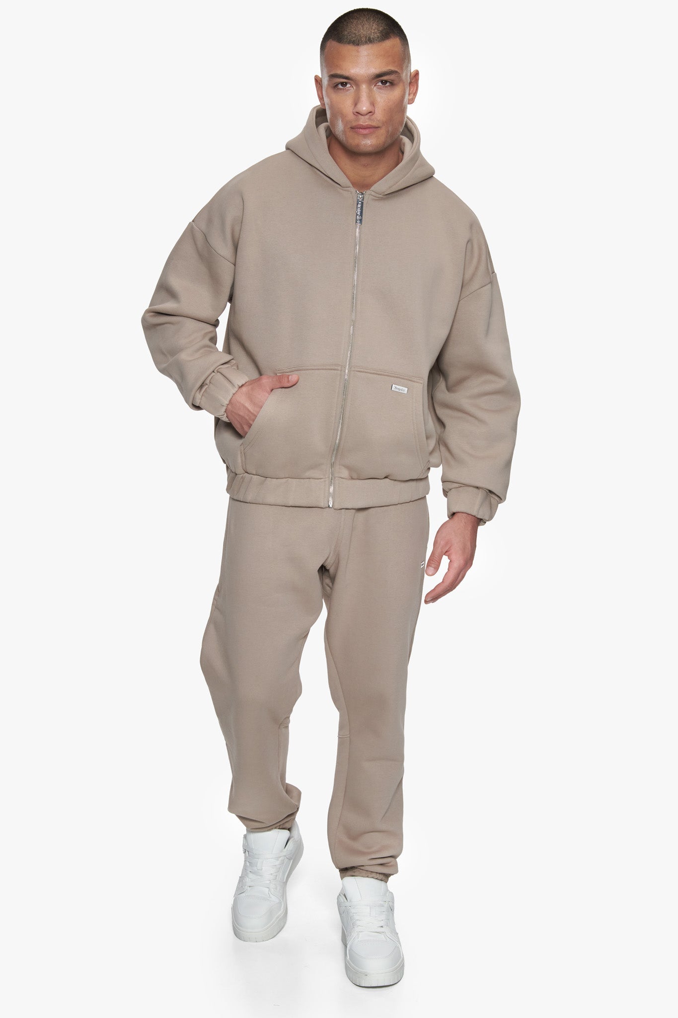 OVERSIZE METAL PATCH ZIP HOODIE SIMPLY TAUPE